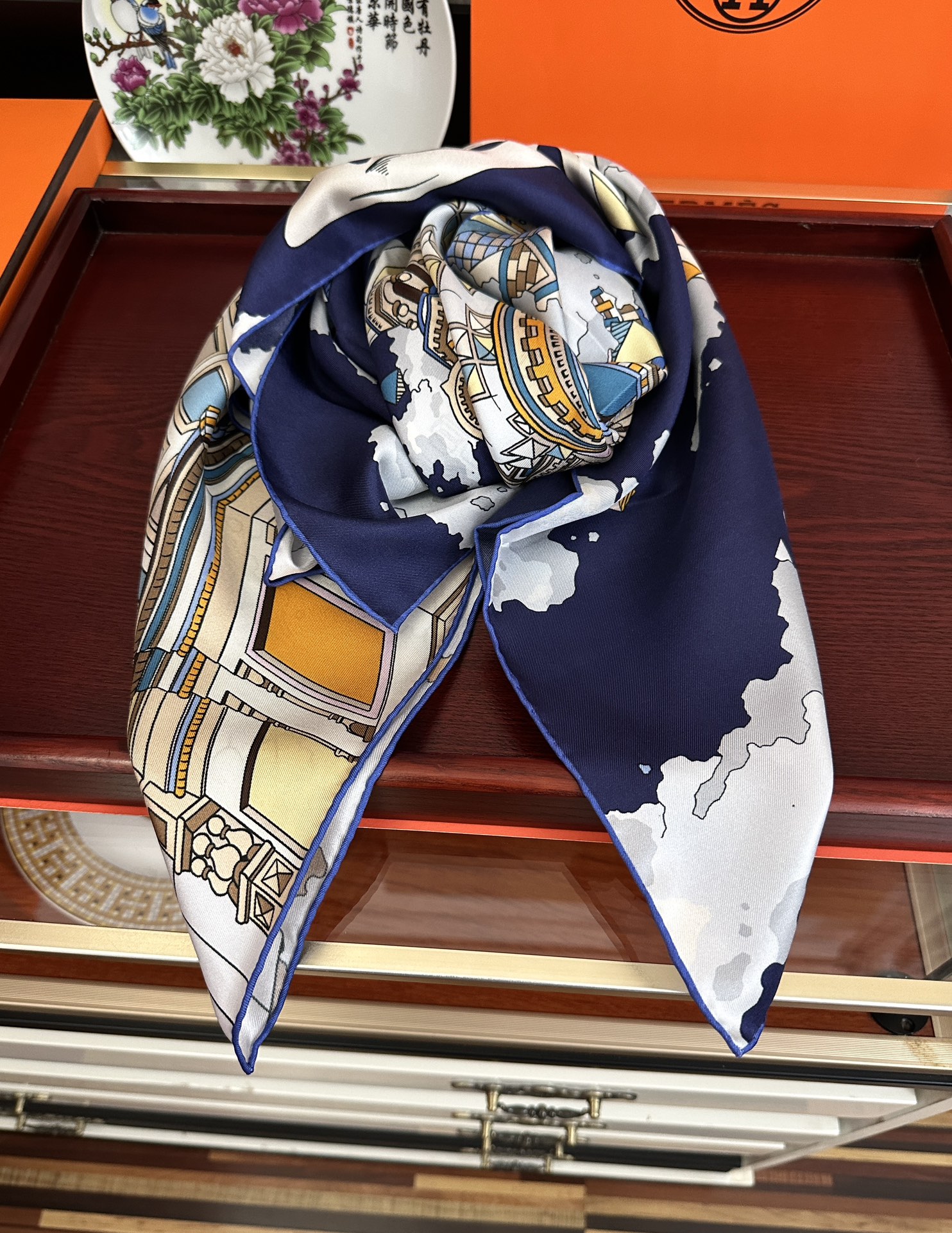 。高品质 爱马仕 2025新款太美了【骏马奔腾】精致手工卷边，买到都说好👍下手一定要快高端 大爱❤️女人