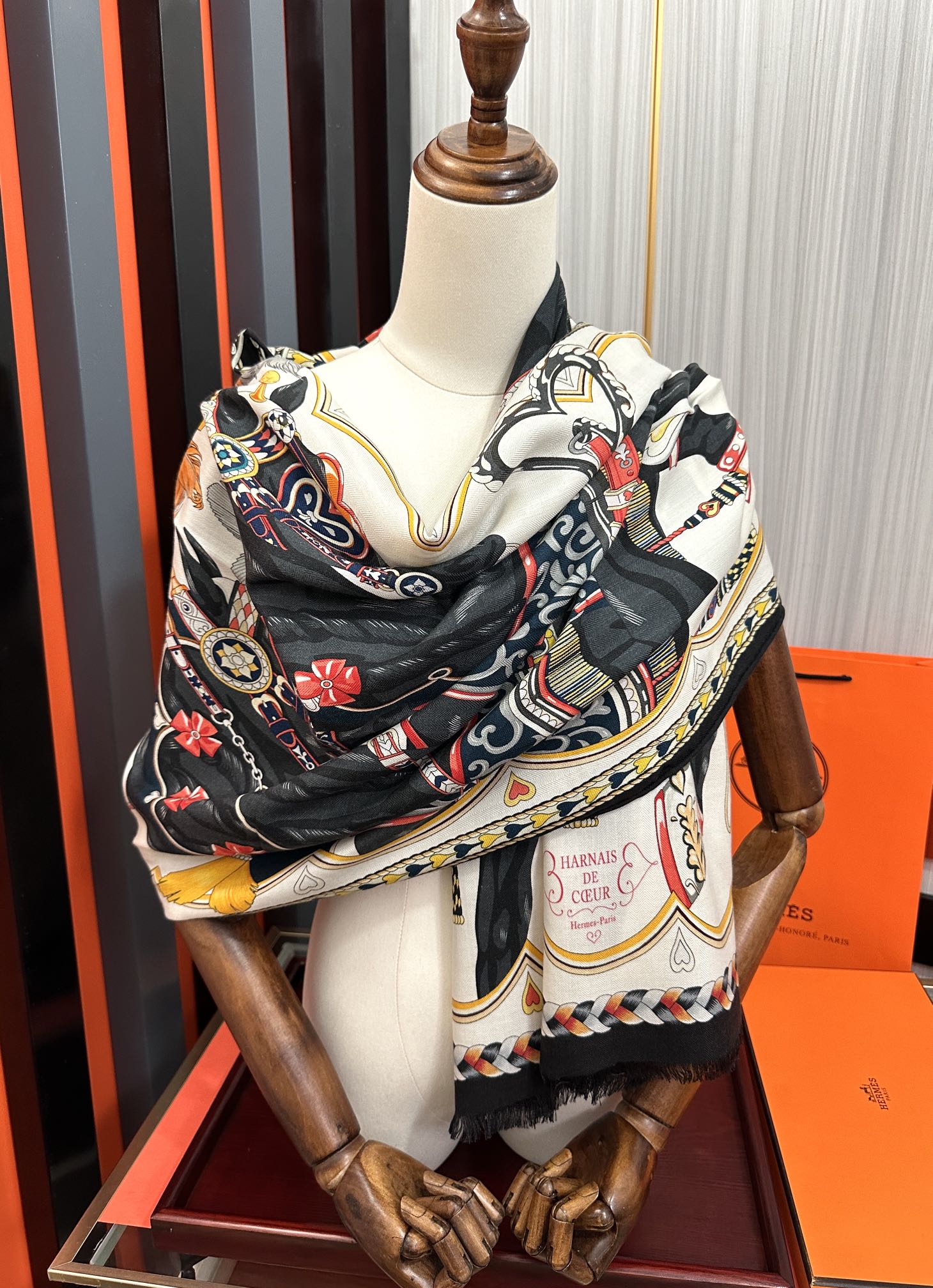 上新 2025 爱马仕。【双面同色骏马奔腾】太美了[吃瓜]下手一定要快[嘴唇]四季都可以用[勾引]真心美