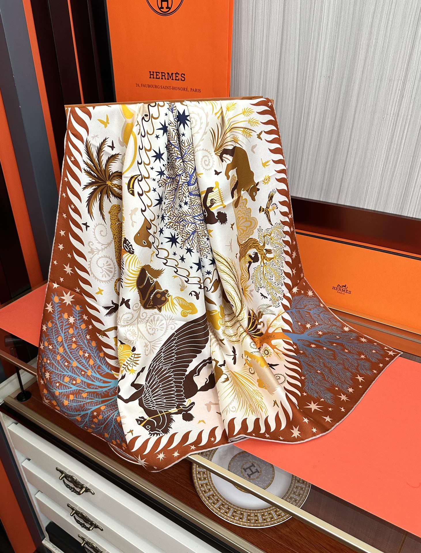 。高品质。H家2025新款【大自然动物图】大爱❤️女人尤物 货极少 四季都可以用‼️真心美的让人非常非常