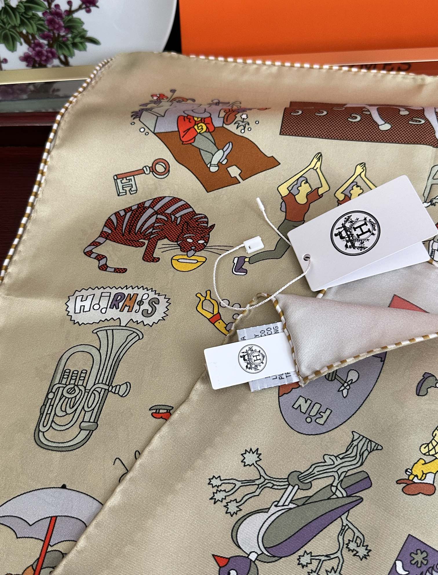 。高版本 爱马仕 官网同步 2025新款，精致手工卷边，买到都说好👍下手一定要快高端 大爱❤️女人尤物 