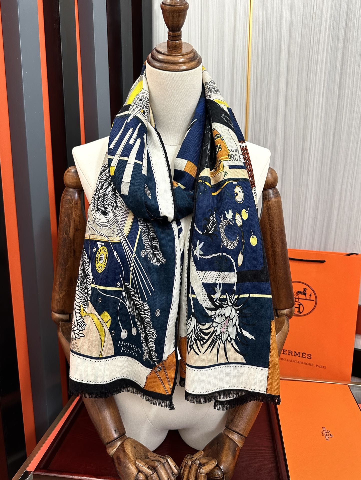 。2010 新款爱马仕。【双面同色】太美了[吃瓜]下手一定要快[嘴唇]四季都可以用[勾引]真心美的让人非