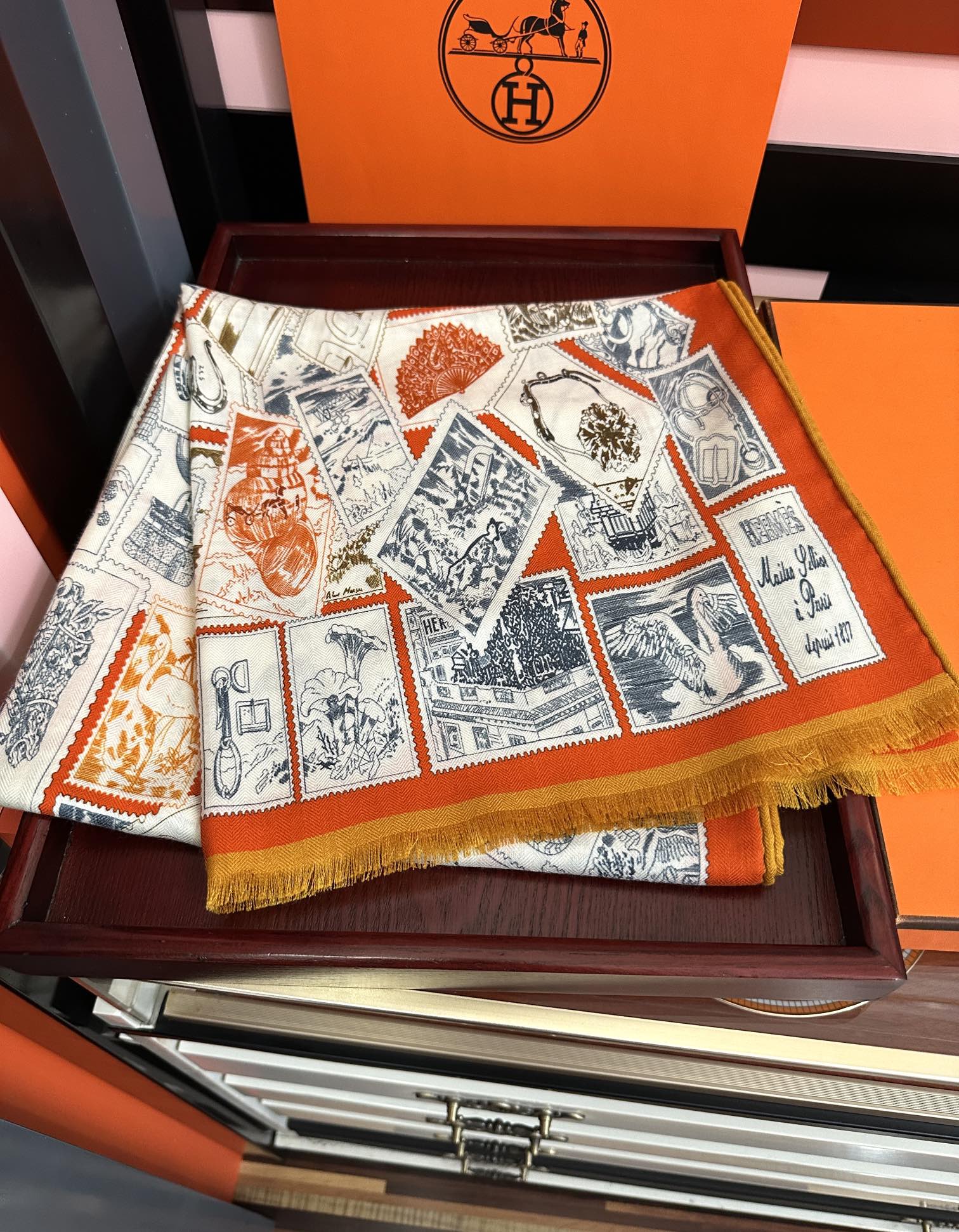 。2010 新款爱马仕。【双面同色 福宝邮集者】太美了[吃瓜]下手一定要快[嘴唇]四季都可以用[勾引]真