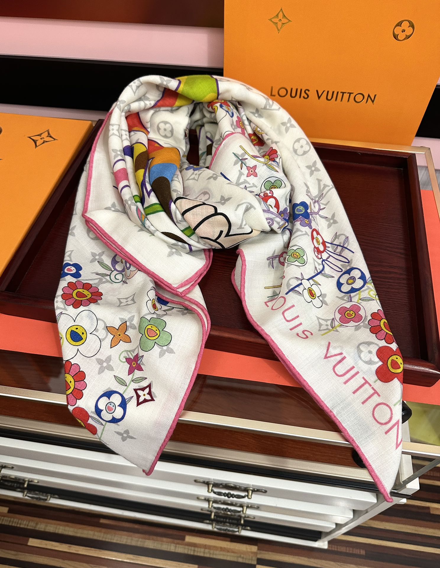 上新❤️LV 2025女士必备款ZG同步【双面同色】经典优雅[礼物]~气质到骨子里[色]新一季的面料超高