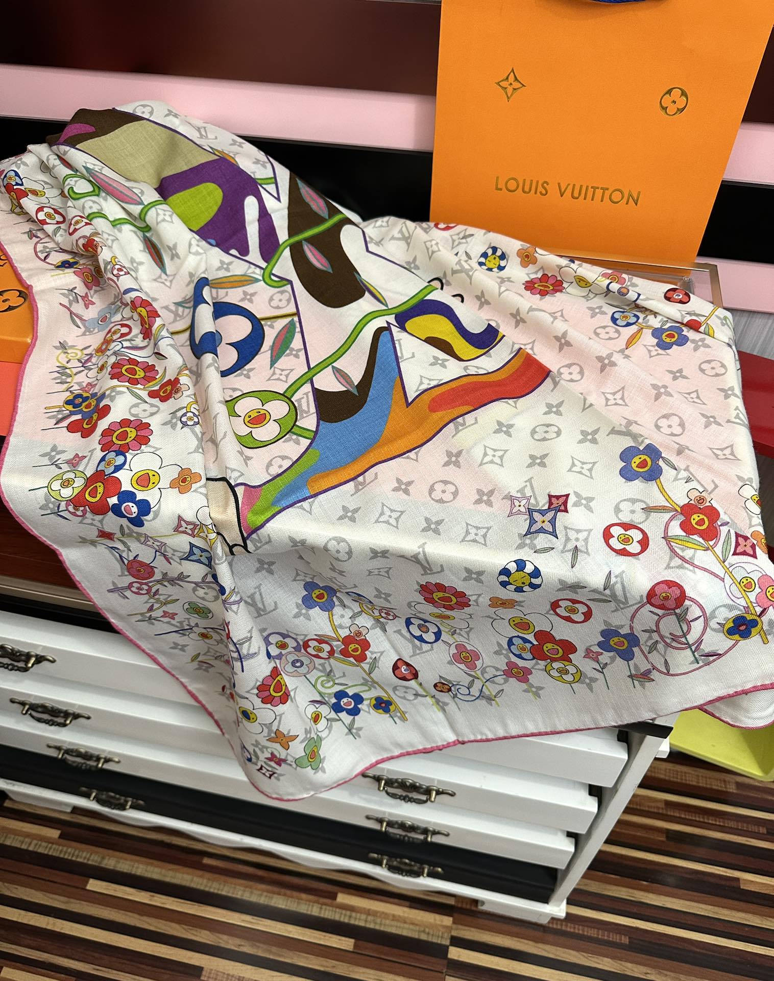 上新❤️LV 2025女士必备款ZG同步【双面同色】经典优雅[礼物]~气质到骨子里[色]新一季的面料超高