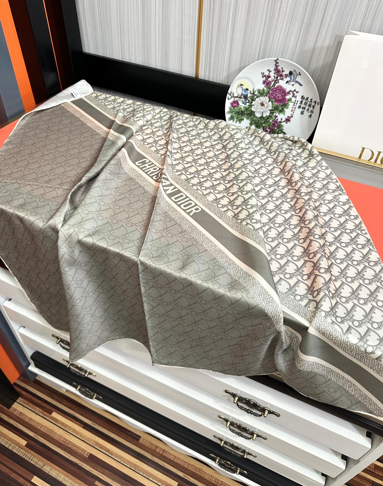 。 迪澳2025【D字印花字母】春夏季新款，太美了[玫瑰]买到都说好👍下手一定要快高端 大爱❤️女人尤物