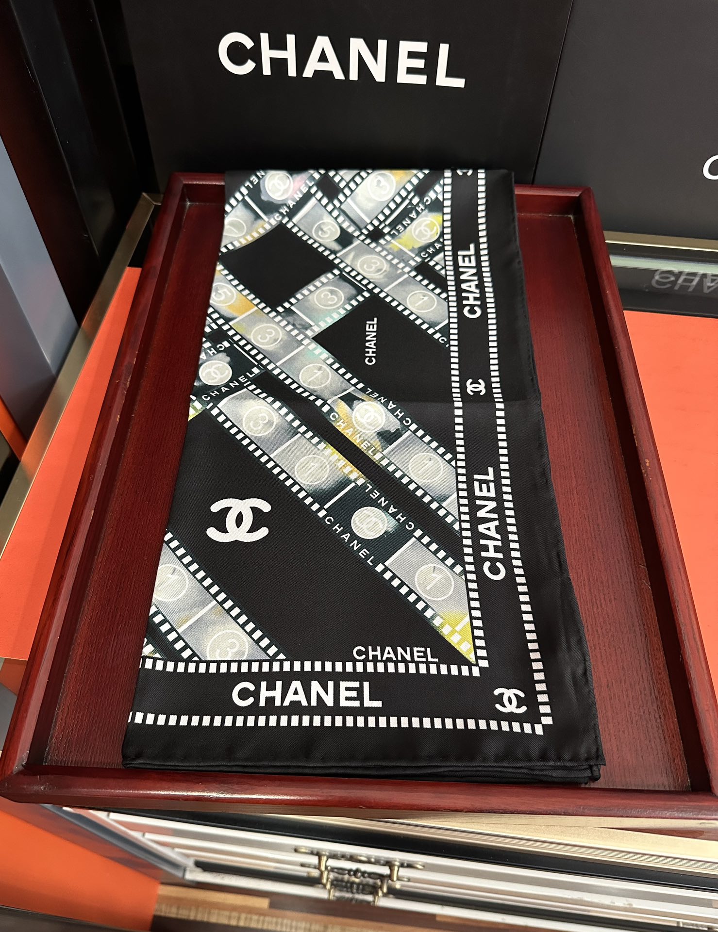 。𝐂𝐡𝐚𝐧𝐞𝐥 高品质【双面同色 电影胶卷🎞️】18姆米 原单品质[庆祝]今年第一款一眼心动的系列[玫瑰