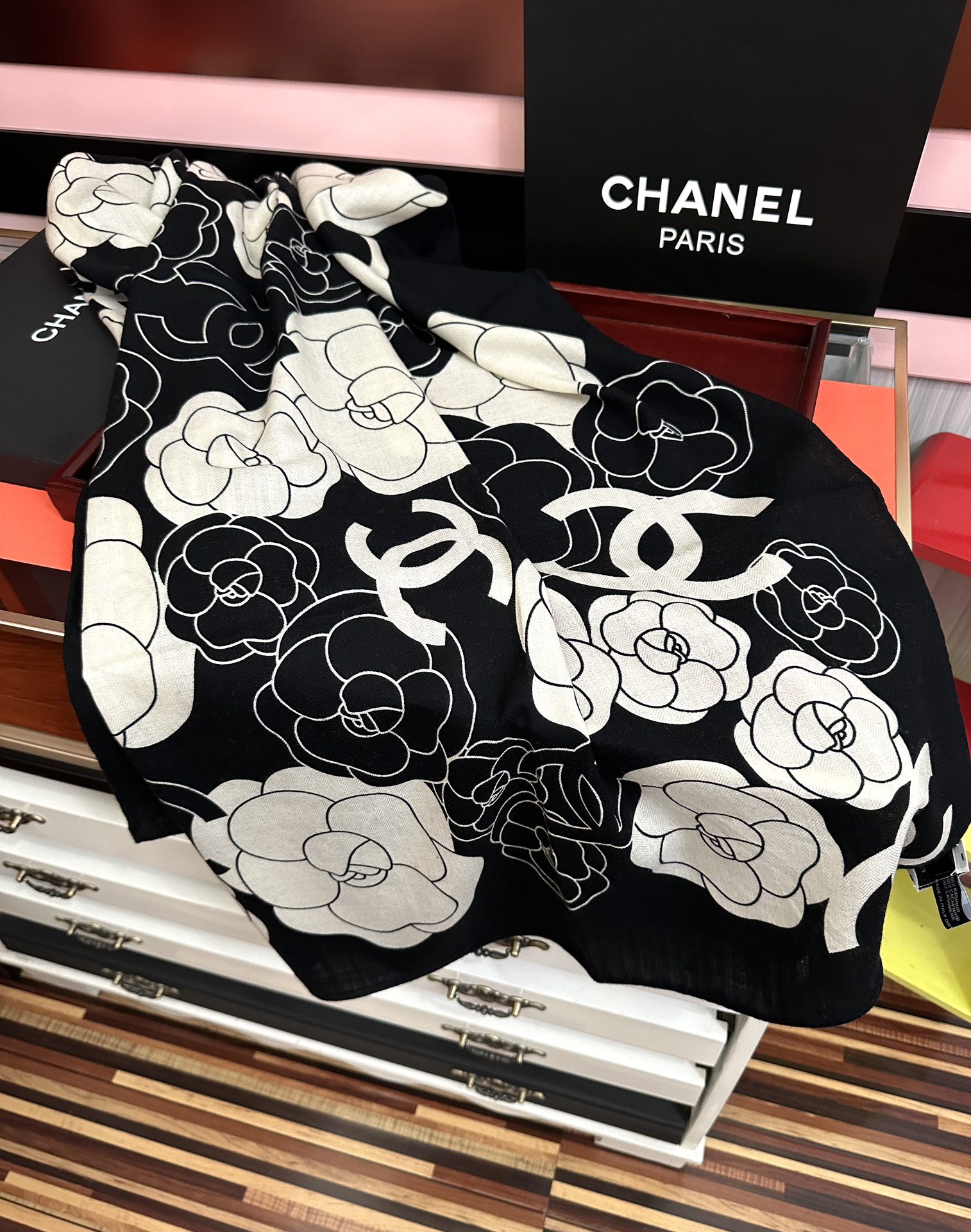 上新❤️2025 香奈儿 太美了 【双面同色】[發]经典茶花帽子🎩设计优雅风[礼物]~气质到骨子里[色]