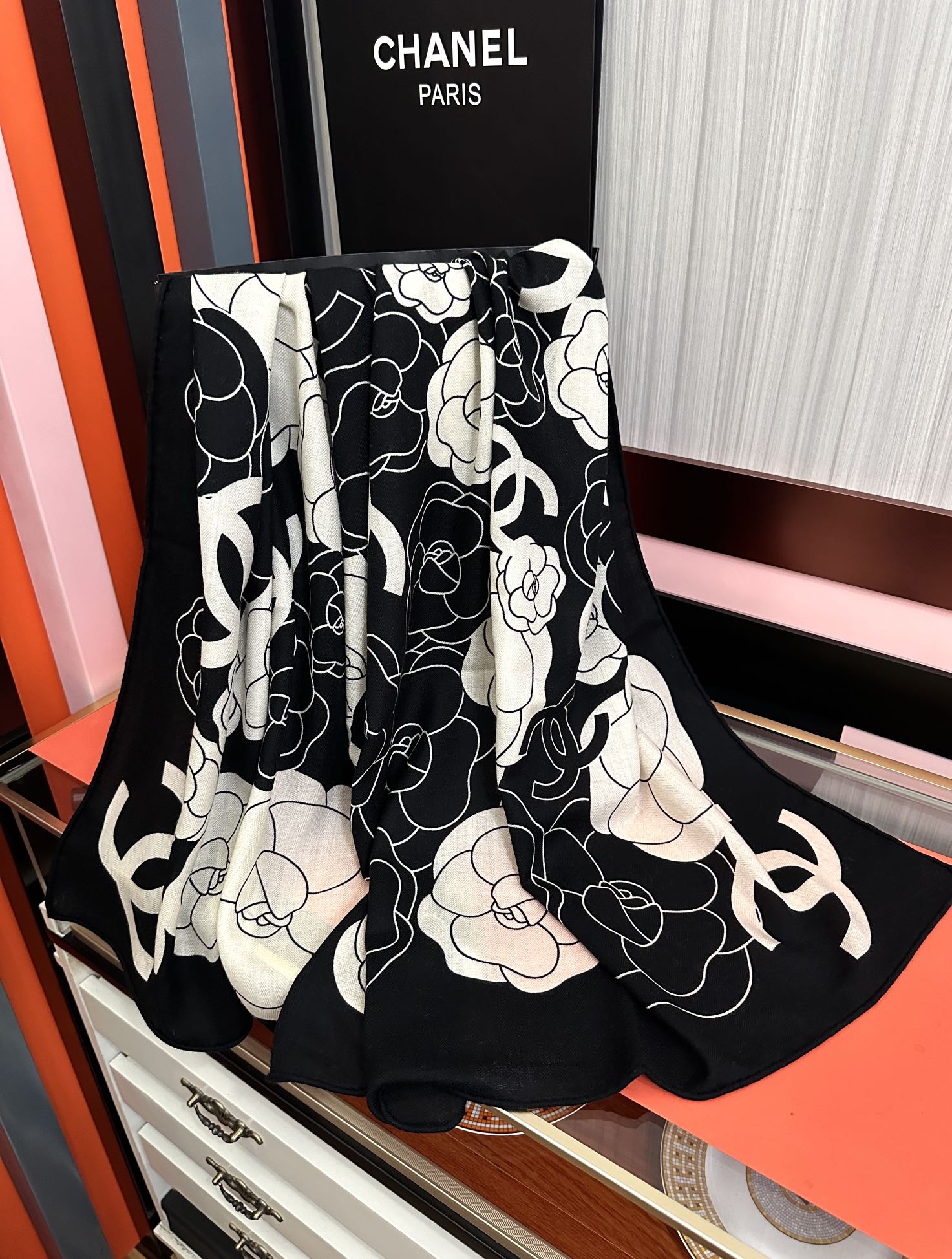 上新❤️2025 香奈儿 太美了 【双面同色】[發]经典茶花帽子🎩设计优雅风[礼物]~气质到骨子里[色]