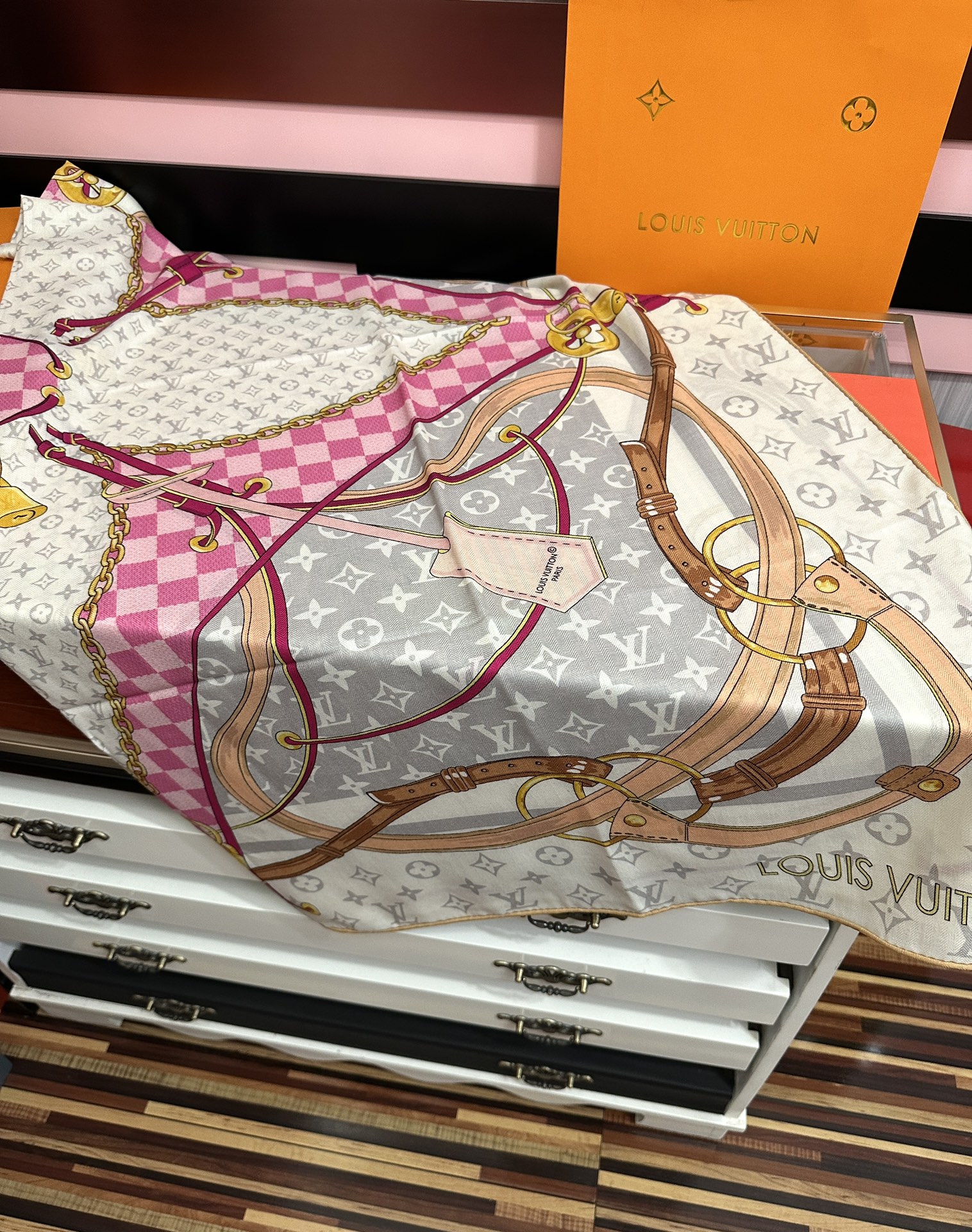 ❤️上新 太好看了 L v 高品质 2025顶级设计 ZG同步【双面同色】经典优雅[礼物]~气质到骨子里