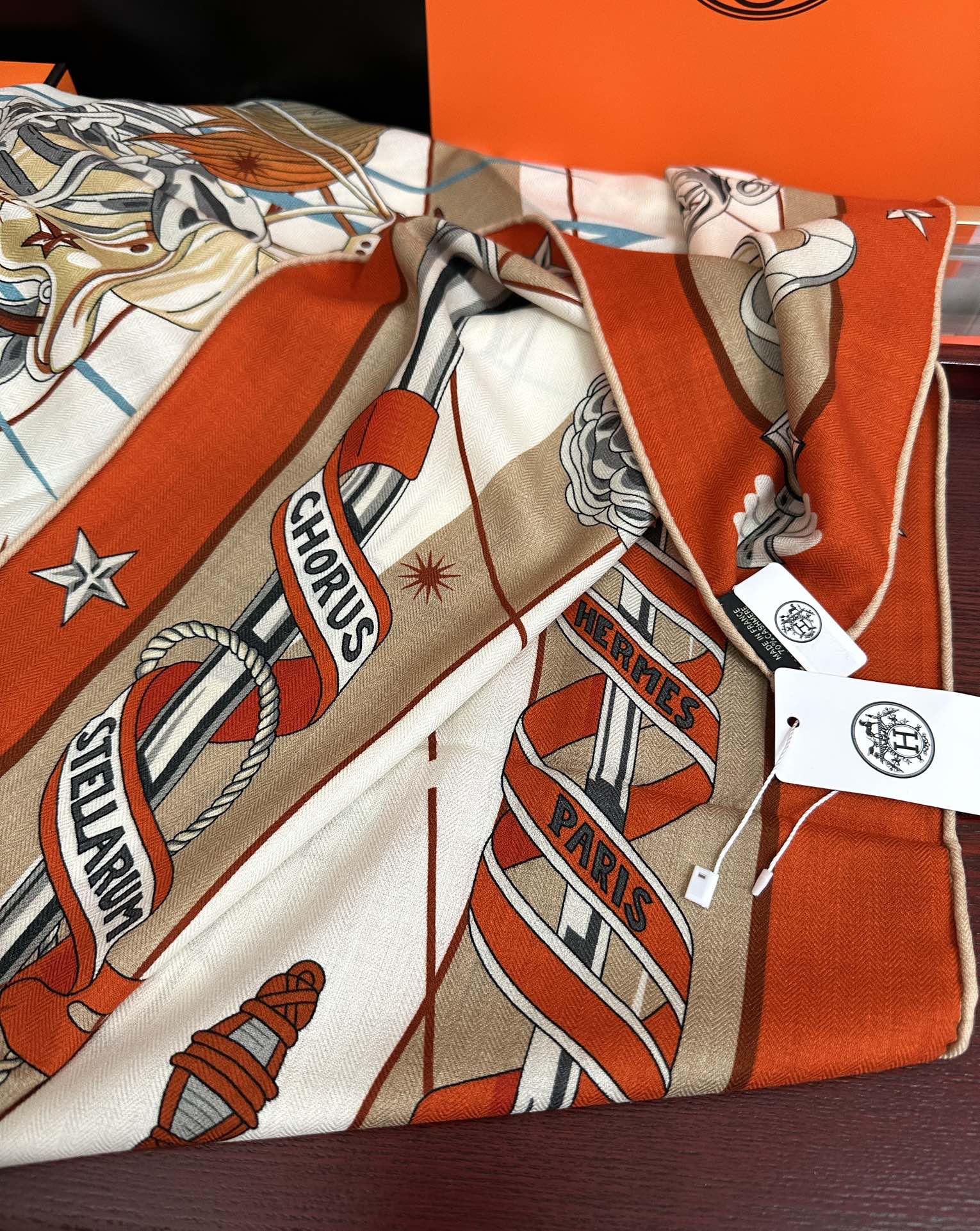 。新款 爱马仕 官网同步【星辰合唱曲】2025秋冬新款[爱心]新一季丝巾采购清单估计各位养马人们已经列好