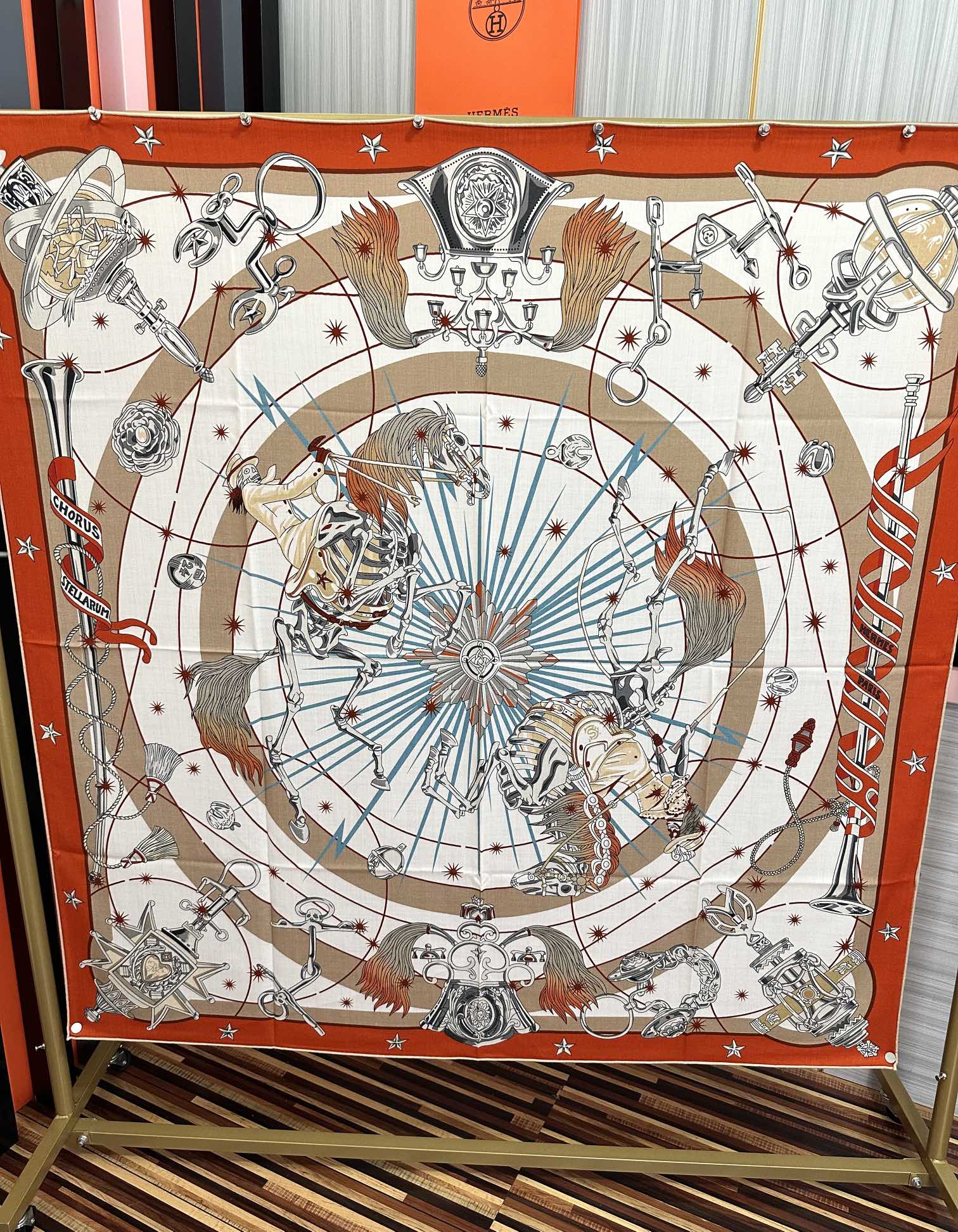 。新款 爱马仕 官网同步【星辰合唱曲】2025秋冬新款[爱心]新一季丝巾采购清单估计各位养马人们已经列好