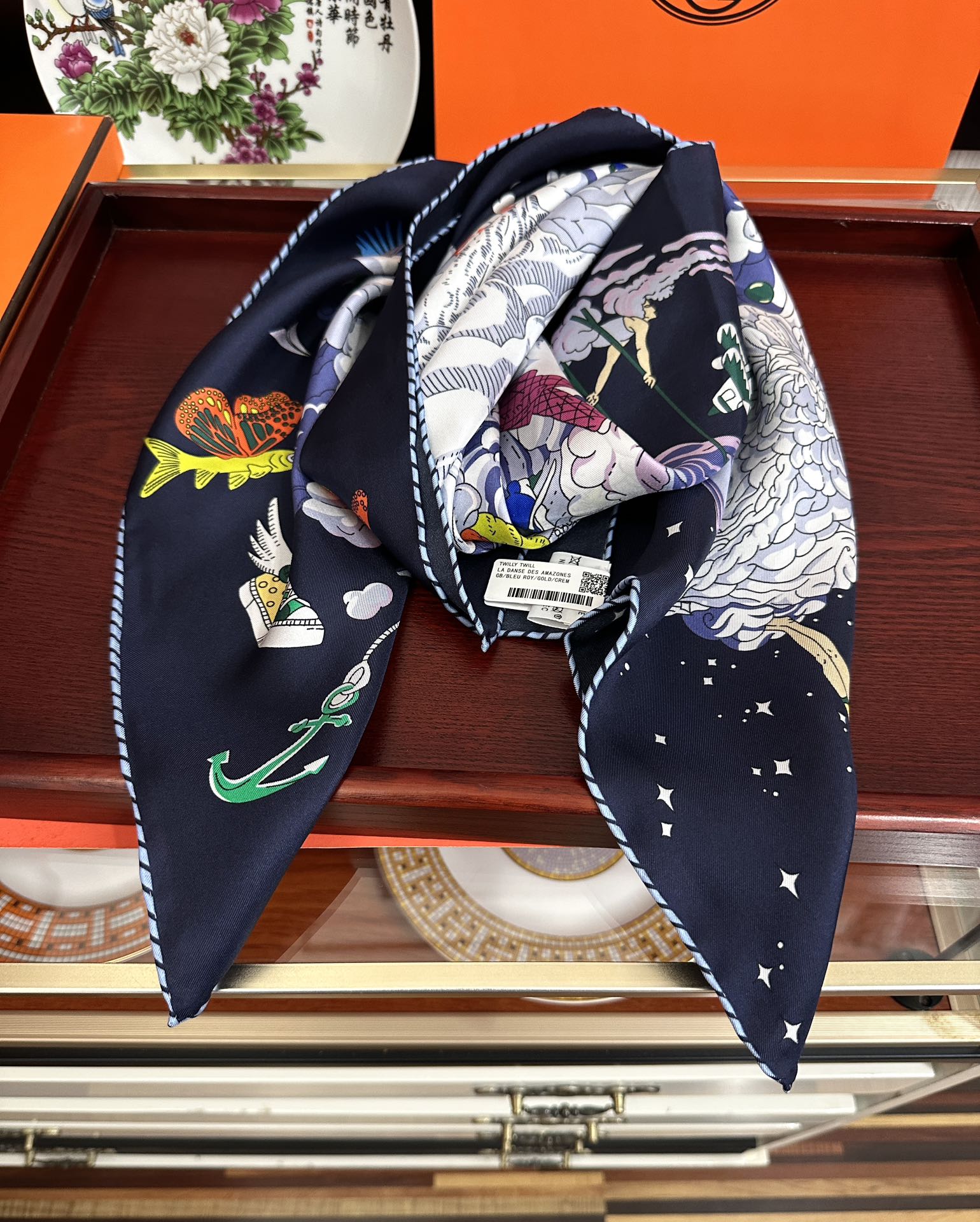 高版本2025𝐇𝐞𝐫𝐦𝐞𝐬 。《我的云间万象》设计犹如梦幻的邀约[庆祝]这条丝巾充满了童趣[發]富有想象