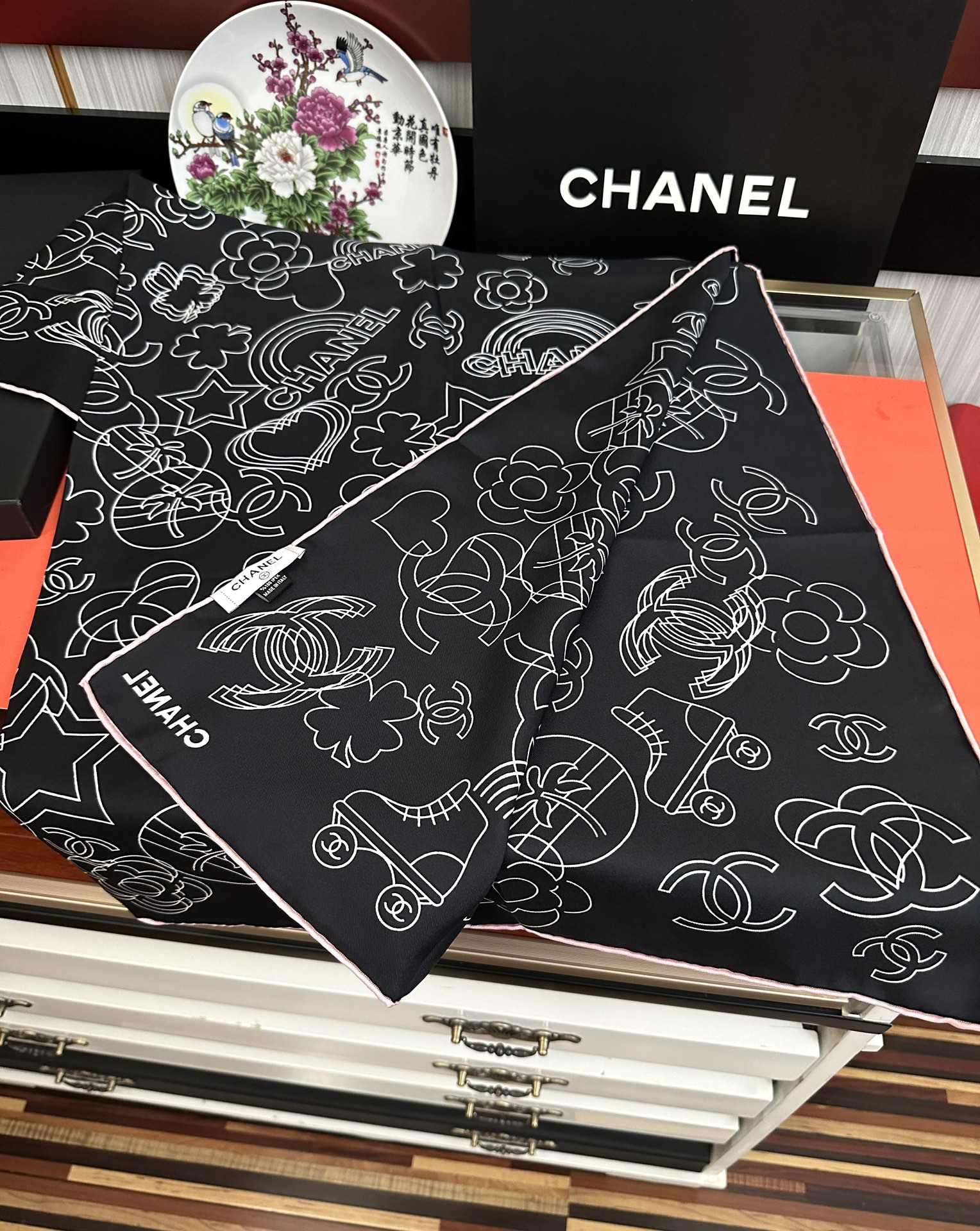 。香奈儿 专柜同步【双面同色】重磅推荐[色]真的超级爱的款式❤️Love,真情永在[得意]一条印有cha