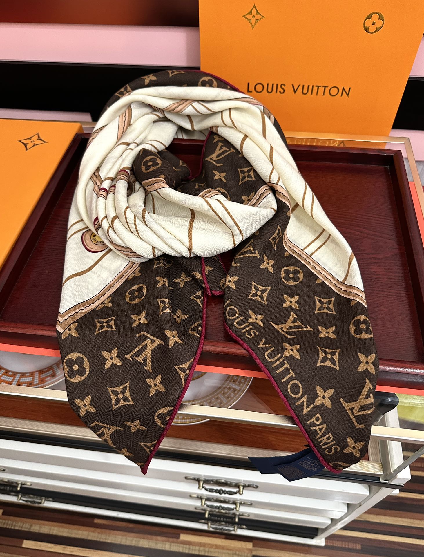 新款❤️LV 2025【双面同色】经典优雅[礼物]~气质到骨子里[色]新一季的面料超高级，真心超级柔软，