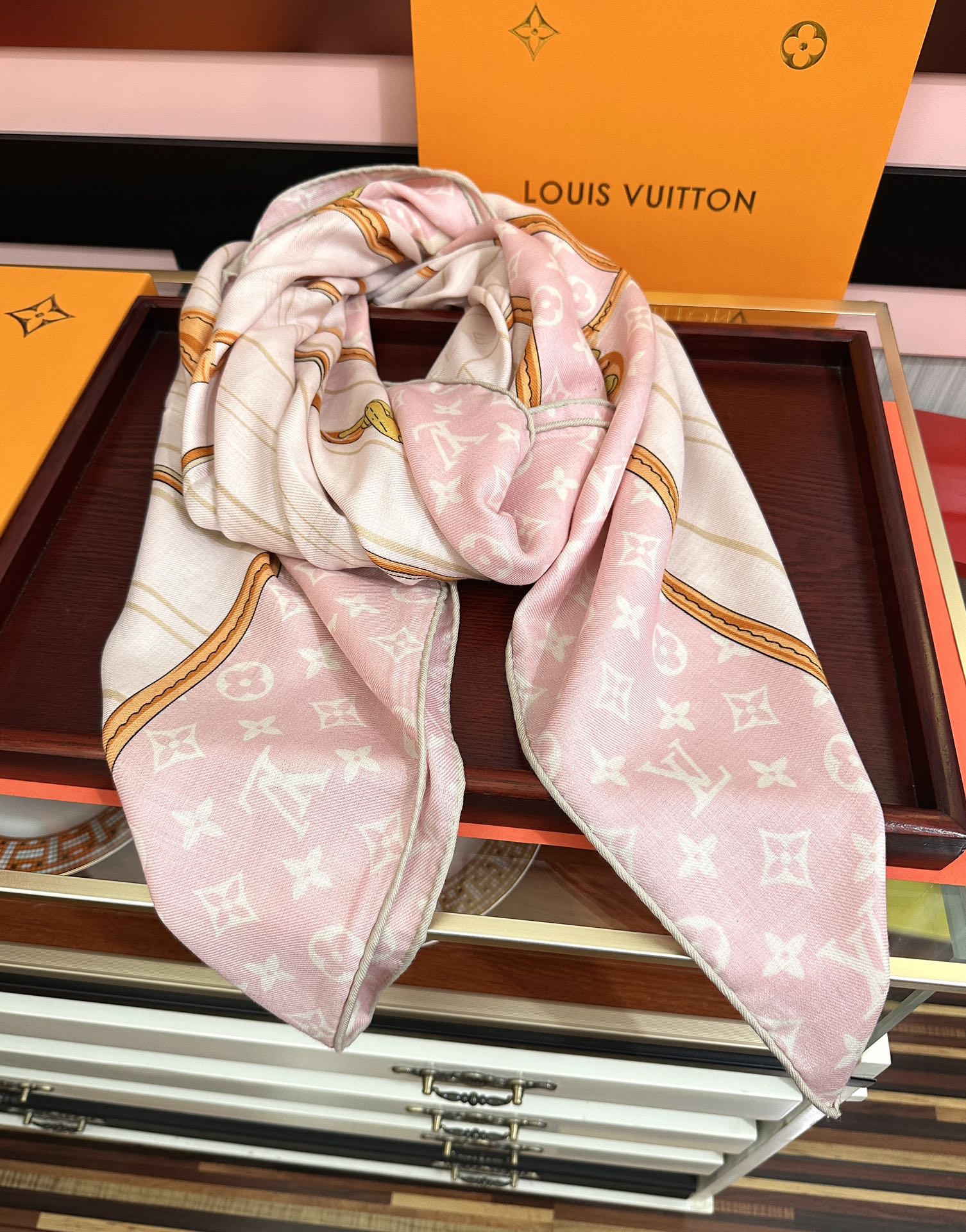 新款❤️LV 2025【双面同色】经典优雅[礼物]~气质到骨子里[色]新一季的面料超高级，真心超级柔软，
