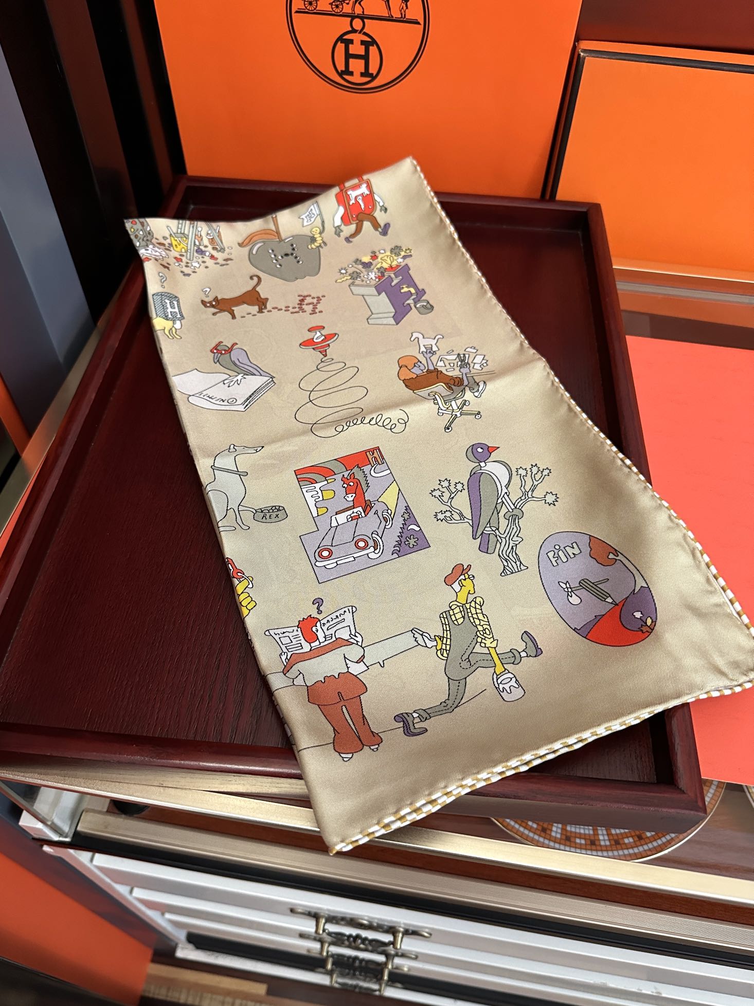 。高版本 爱马仕 官网同步 2025新款，精致手工卷边，买到都说好👍下手一定要快高端 大爱❤️女人尤物 