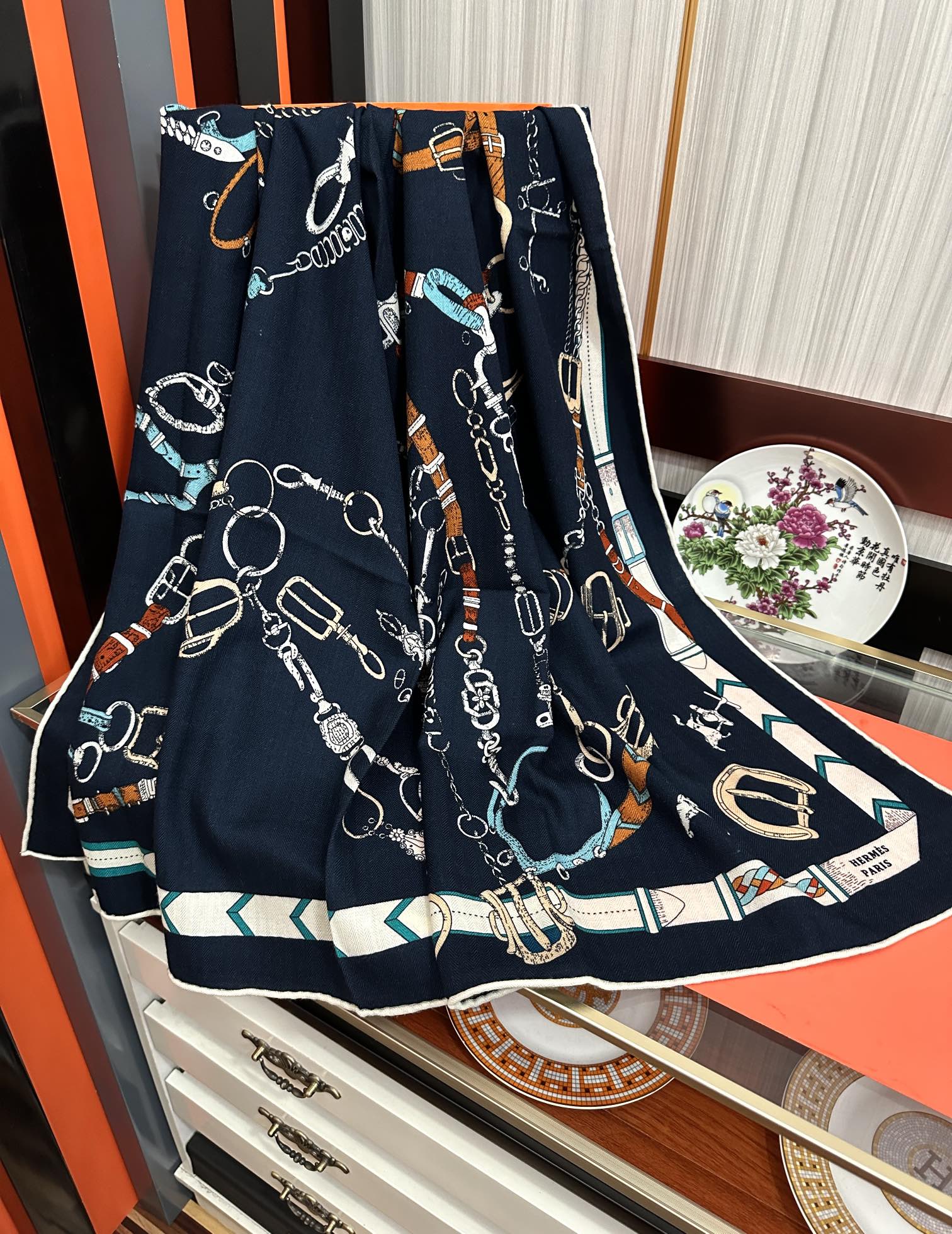 上新❤️2025 爱马士【双面同色】ZG同步最新款 买了都说好看顶级工艺超值[嘴唇]专柜爆款🎁🎁羊绒方巾