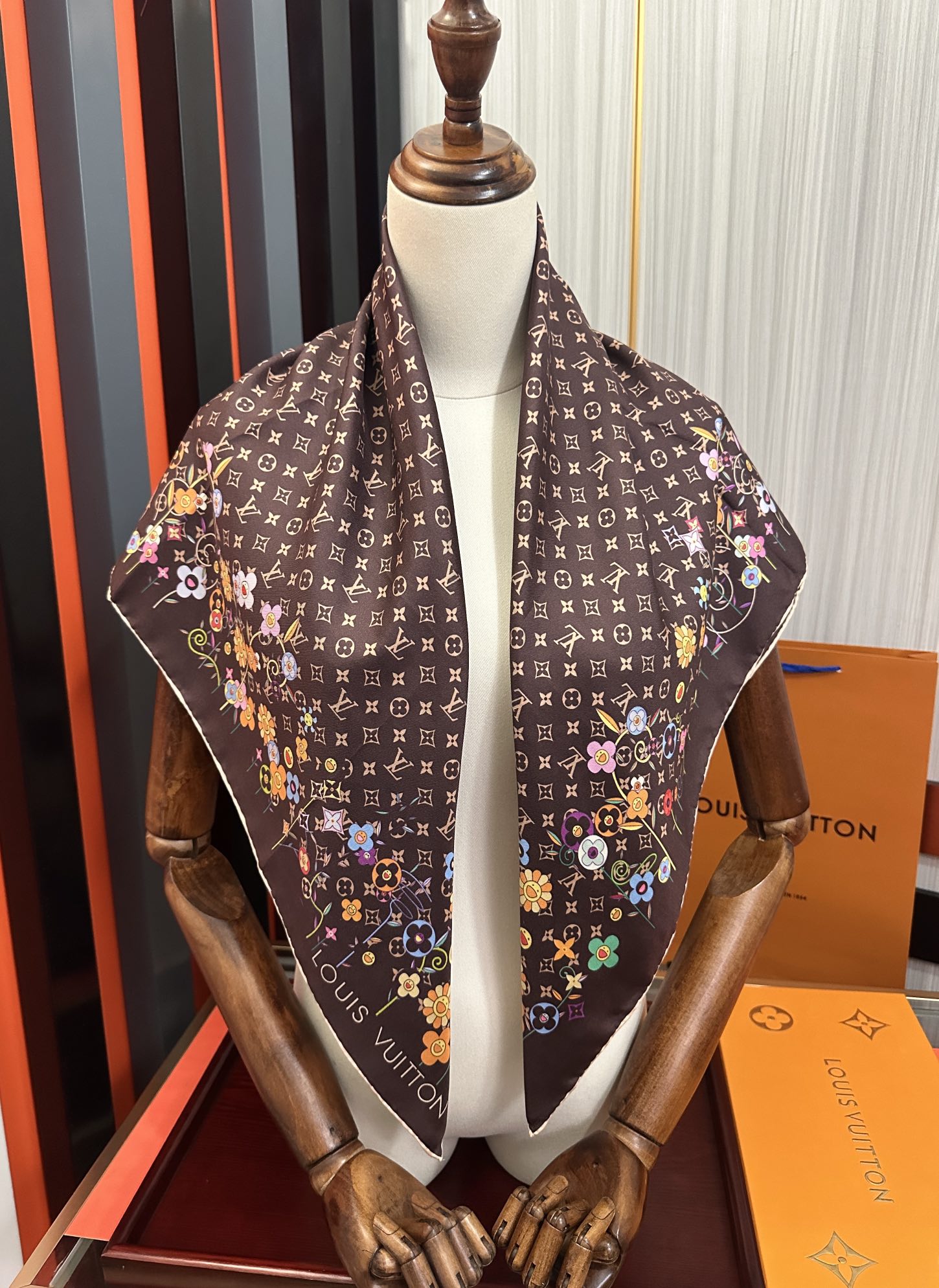 🔥高版本LV官网同步【双面同色】[庆祝]2025最新款“L家”通过别致的经典色彩向原创设计致敬[太阳]作