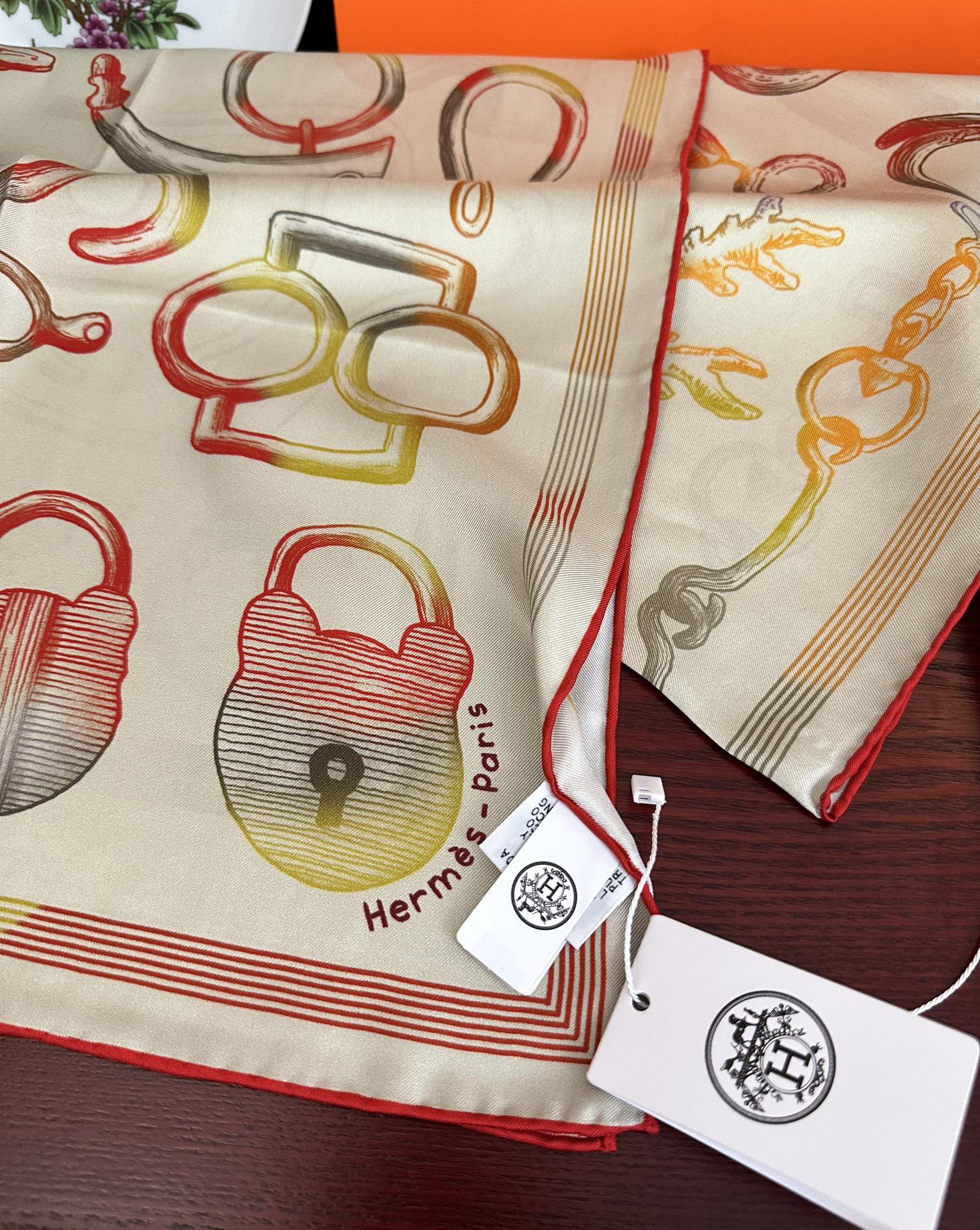 🔥高品质2025爱马仕最新款 官网同步 [太阳]精致卷边[嘴唇]太美了品质感很显好[得意]好搭到上瘾的丝