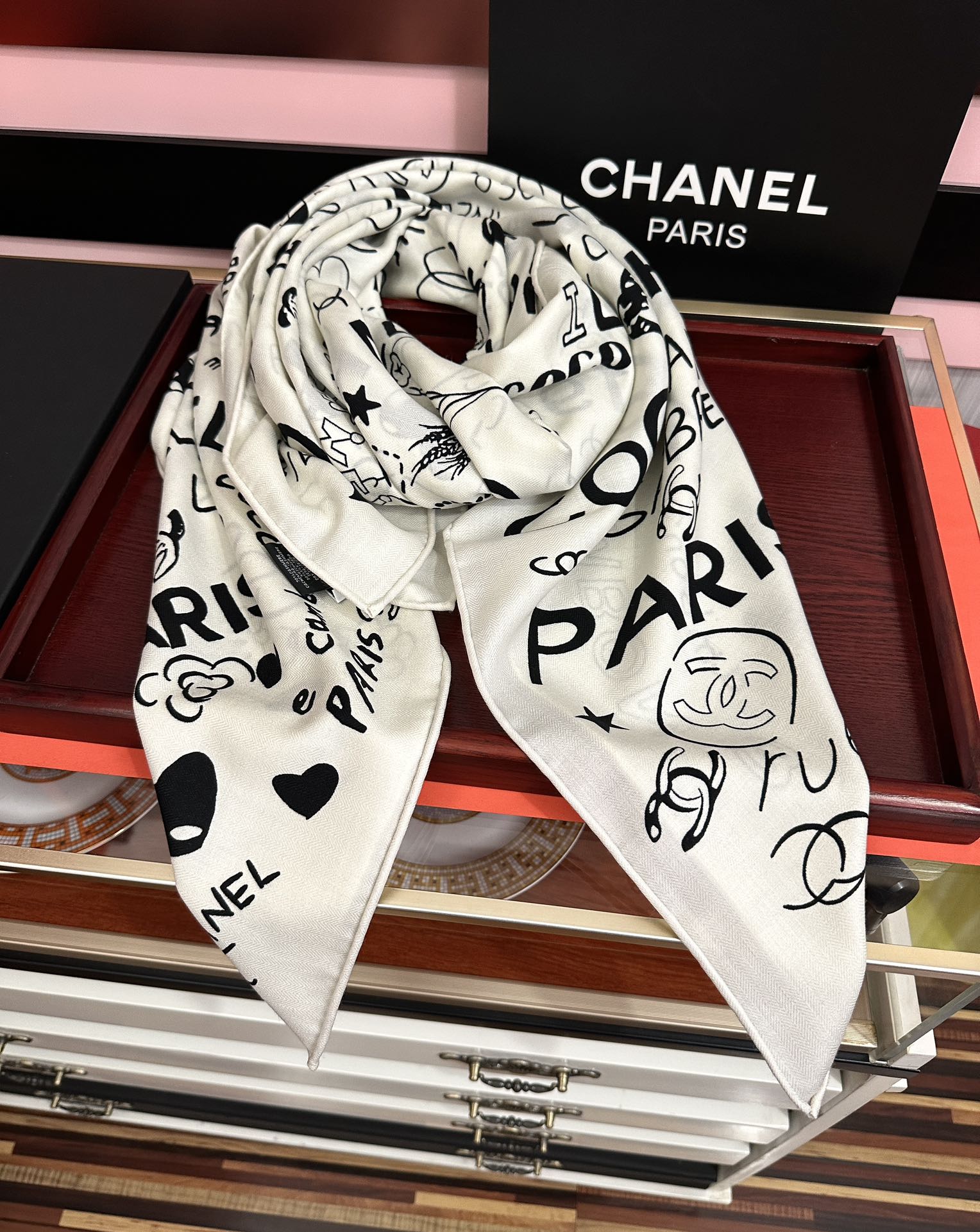 ❤️新款2025 香奈儿 ZG同步【涂鸦印花系列】 太美了 [發]经典茶花帽子🎩设计优雅风[礼物]~气质