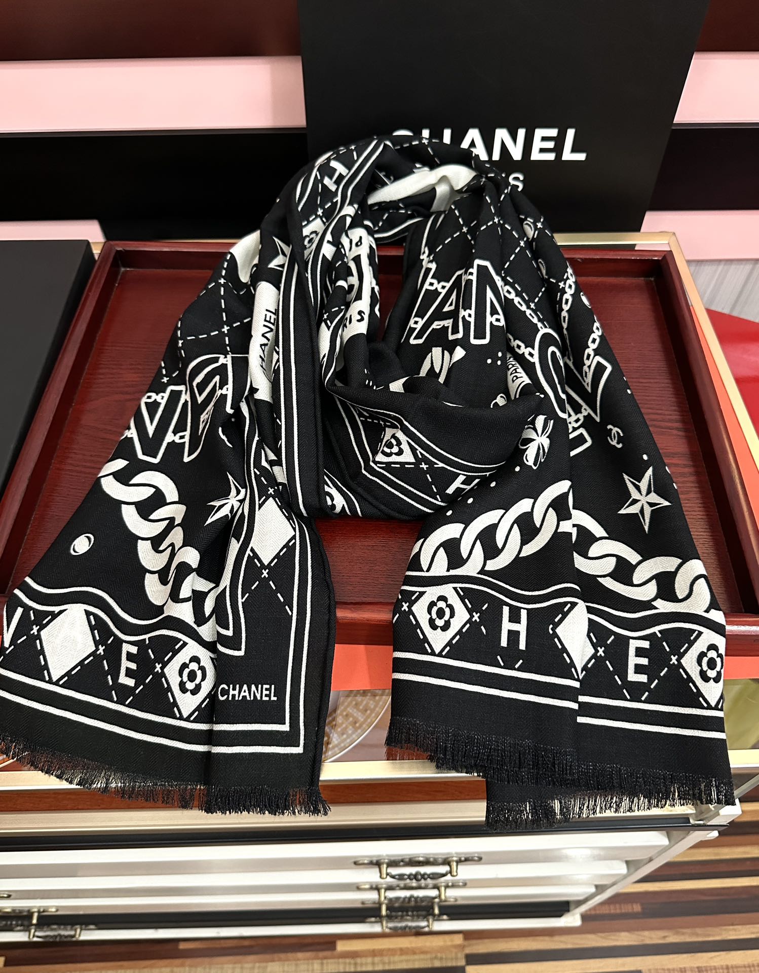 🔥新款 小香2025 双面同色 双c涂鸦黑白搭配顶级设计[嘴唇]太美了[吃瓜]下手一定要快[嘴唇]四季都