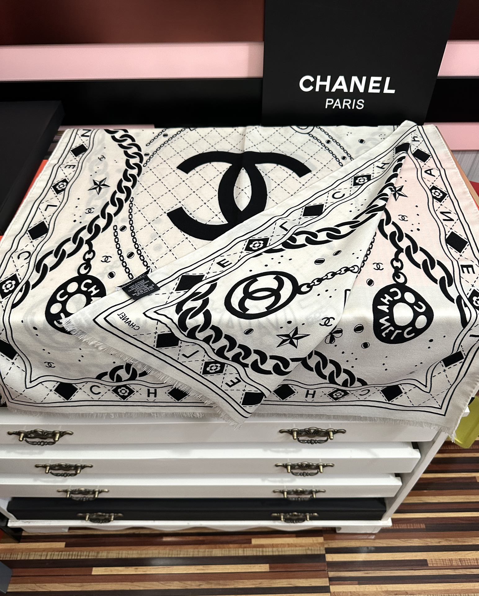 🔥新款 小香2025 双面同色 双c涂鸦黑白搭配顶级设计[嘴唇]太美了[吃瓜]下手一定要快[嘴唇]四季都