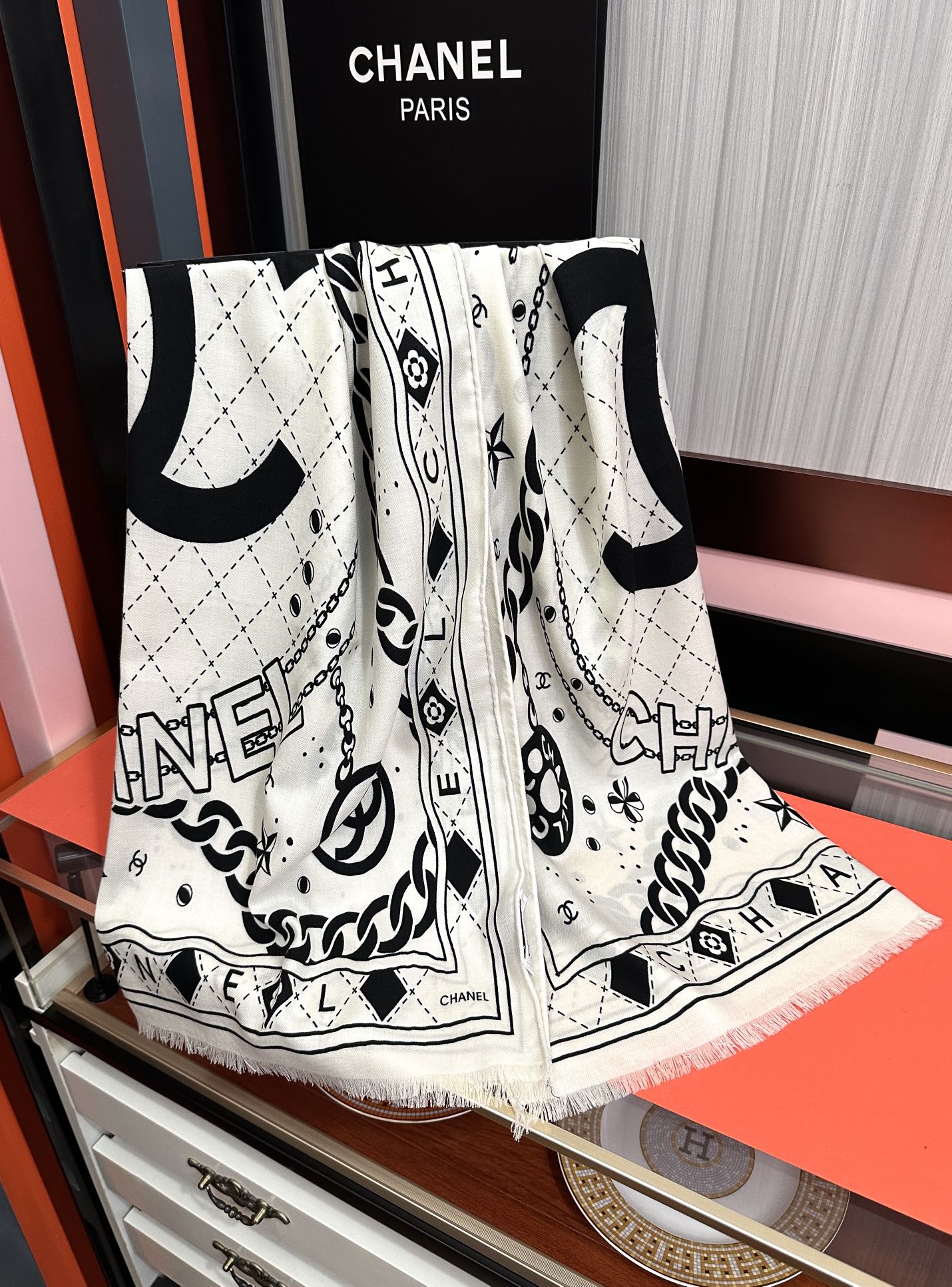 🔥新款 小香2025 双面同色 双c涂鸦黑白搭配顶级设计[嘴唇]太美了[吃瓜]下手一定要快[嘴唇]四季都