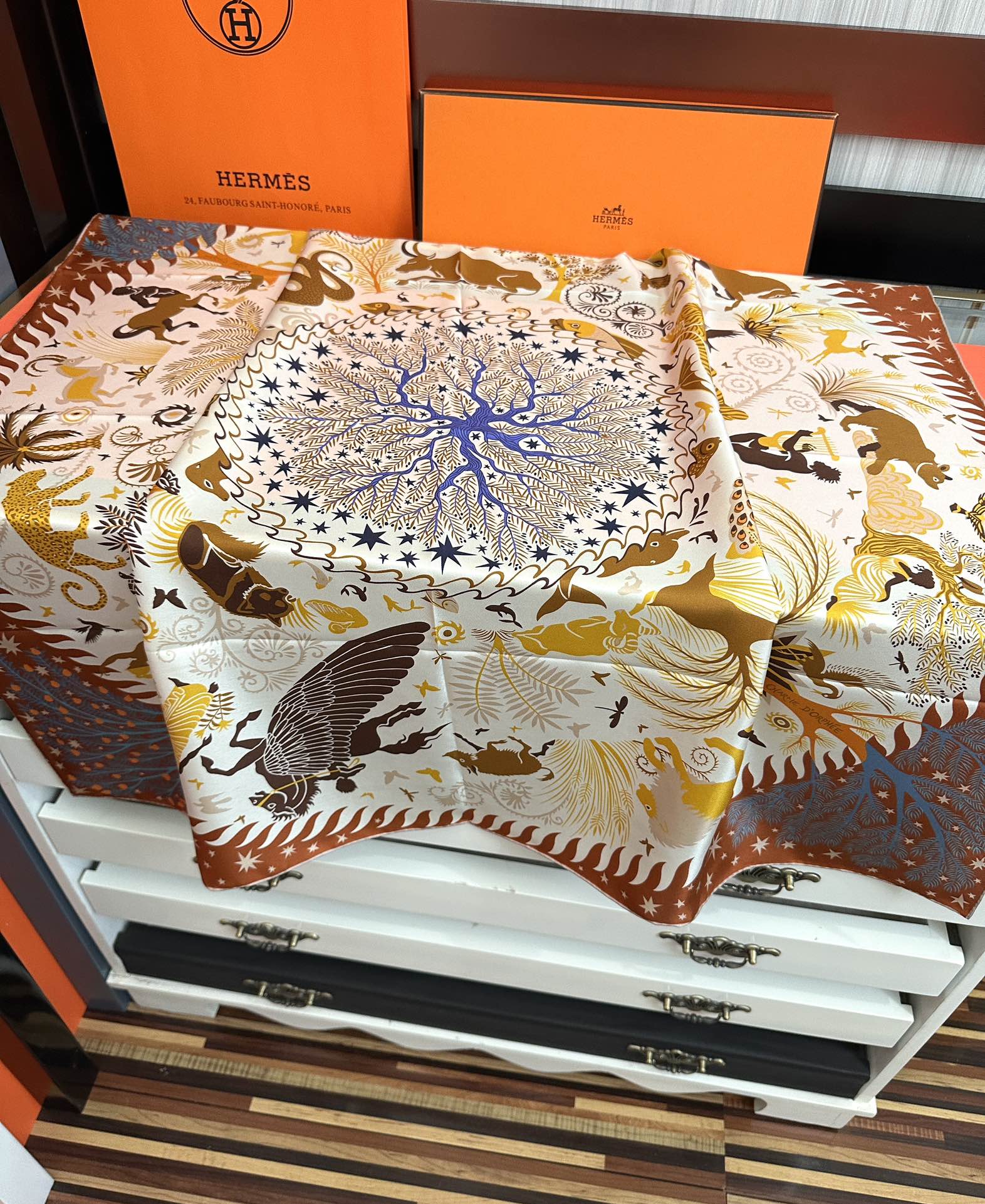 🔥高品质。H家2025新款【大自然动物图】大爱❤️女人尤物 货极少 四季都可以用‼️真心美的让人非常非常