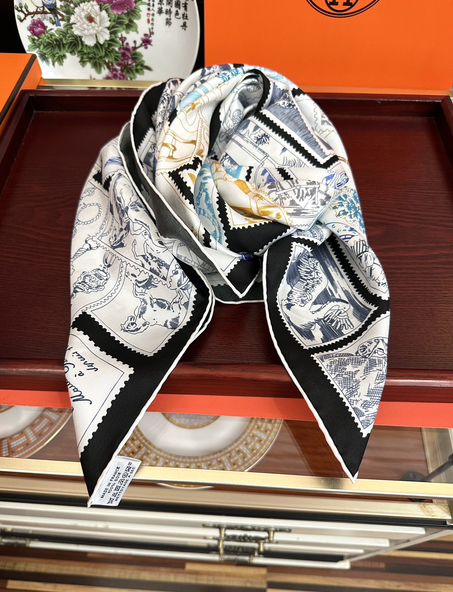 上新2025 🔥HERMES 重磅[庆祝]【福宝集邮者】90方巾[嘴唇]精简时髦，太美了 品质感很显好[