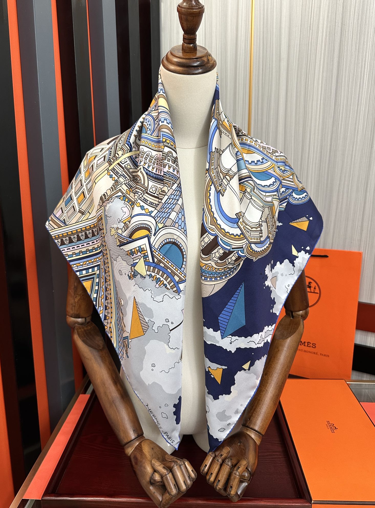 🔥高品质 爱马仕 2025新款太美了【骏马奔腾】精致手工卷边，买到都说好👍下手一定要快高端 大爱❤️女人