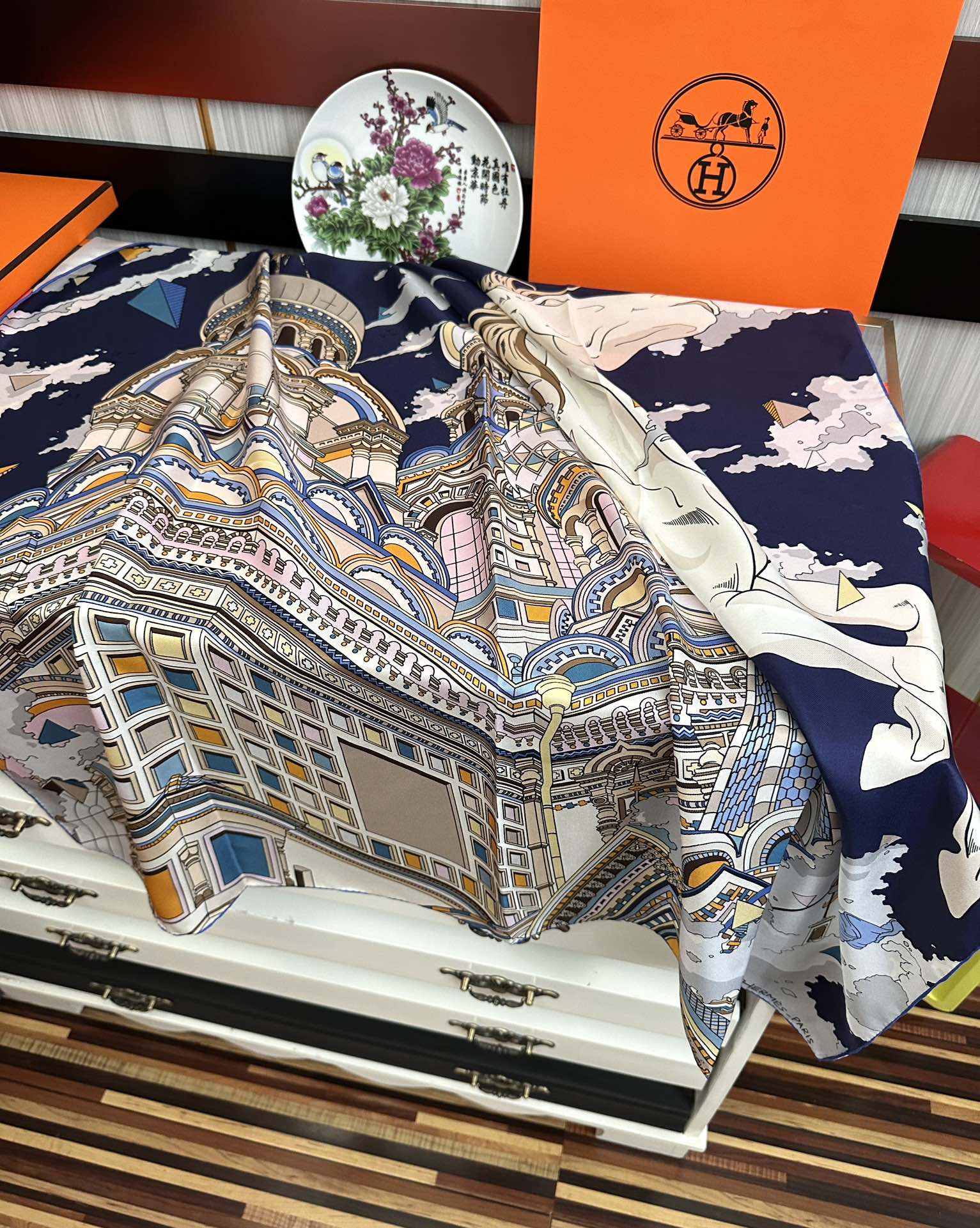 🔥高品质 爱马仕 2025新款太美了【骏马奔腾】精致手工卷边，买到都说好👍下手一定要快高端 大爱❤️女人