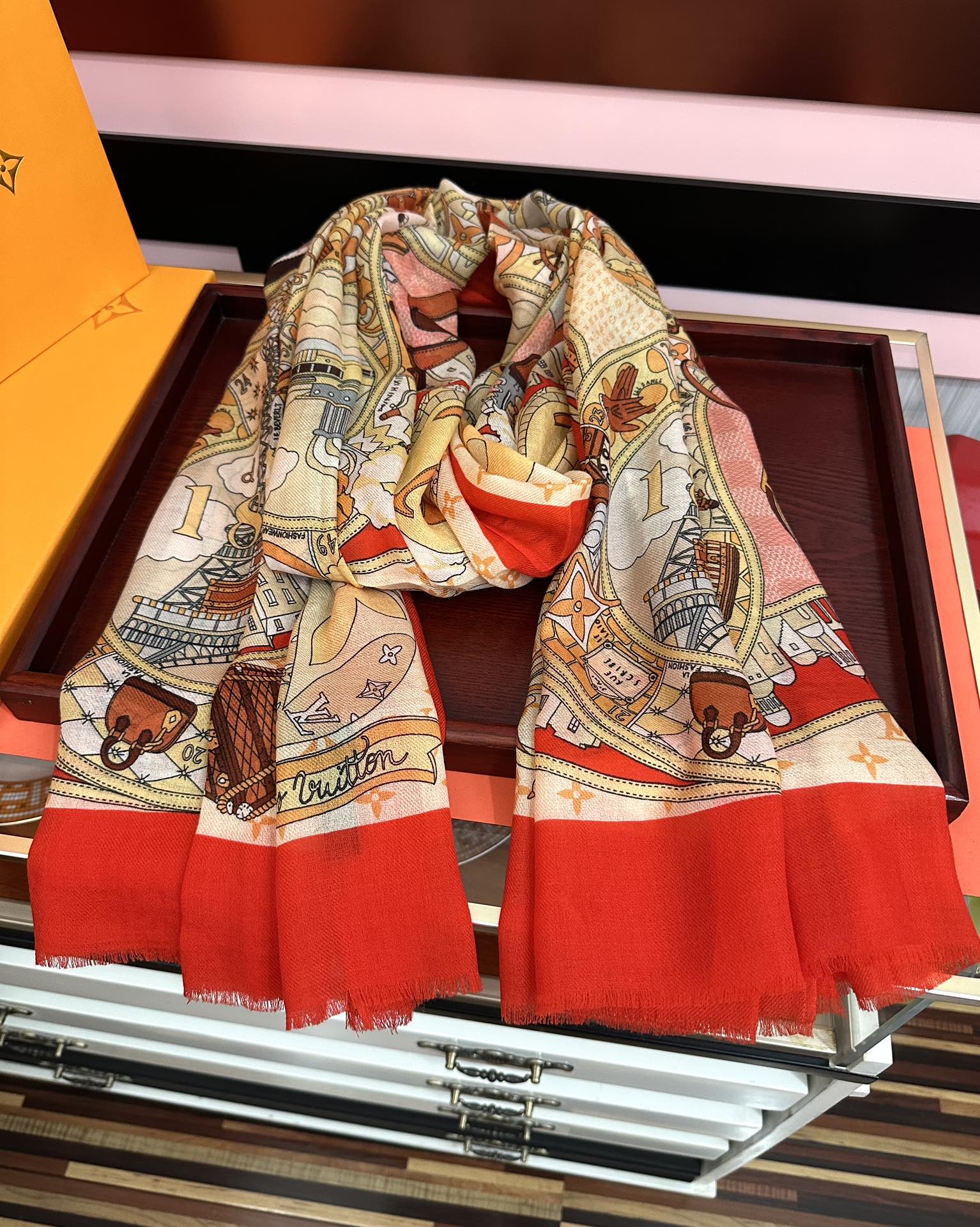 🔥LvZG最新款2025 重磅推荐[爱心]顶级高端设计太美了[啤酒]真心赞👍【戒指绒长巾】😘💍实物真心美