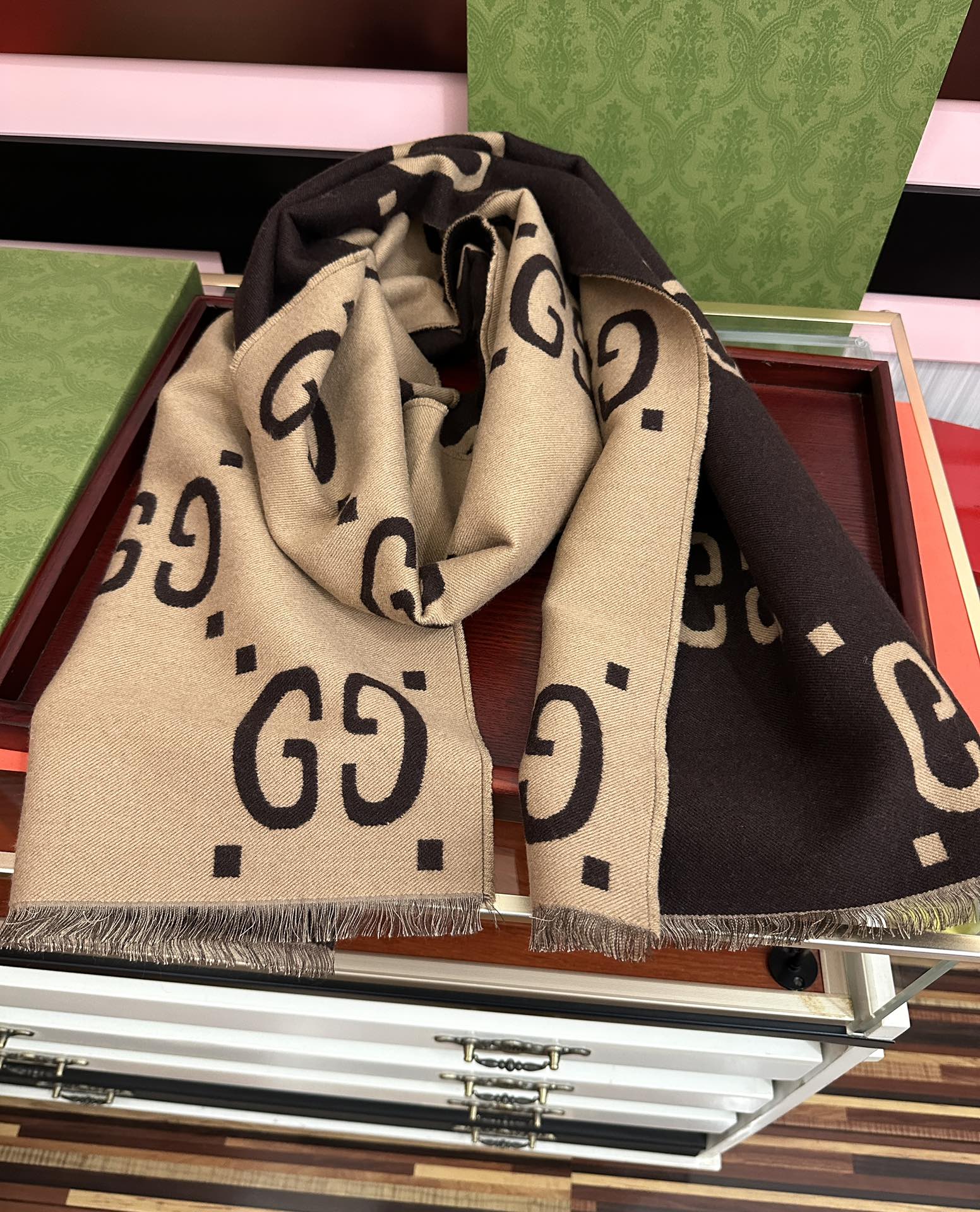 🔥高版本古奇👏装饰超大造型设计GG图案🎈于1970年代首次使用的GG标从始于1930年代的初始菱形设计演