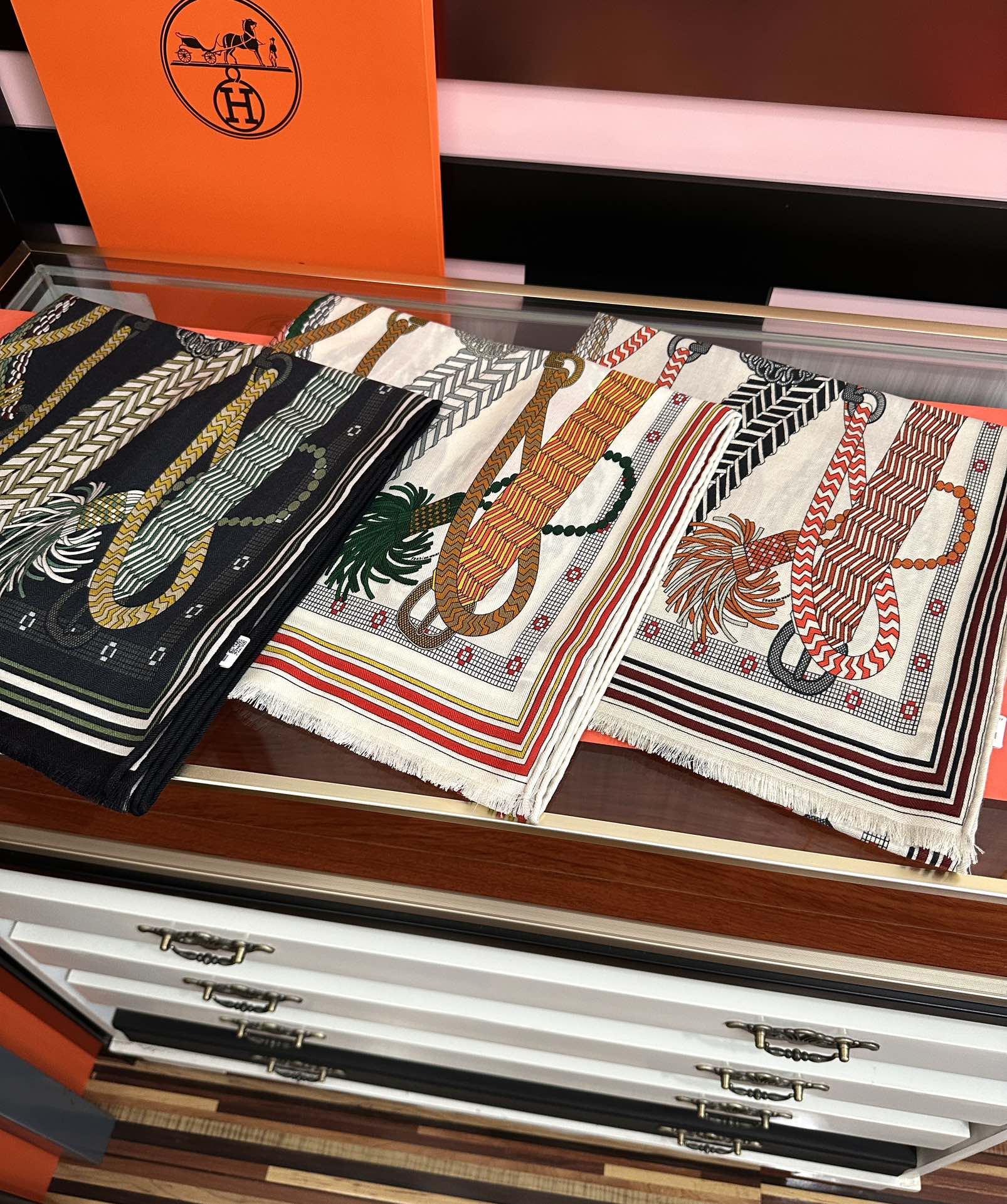 🔥新款2025 爱马仕🔥【双面同色】太美了[吃瓜]下手一定要快[嘴唇]四季都可以用[勾引]真心美的让人非