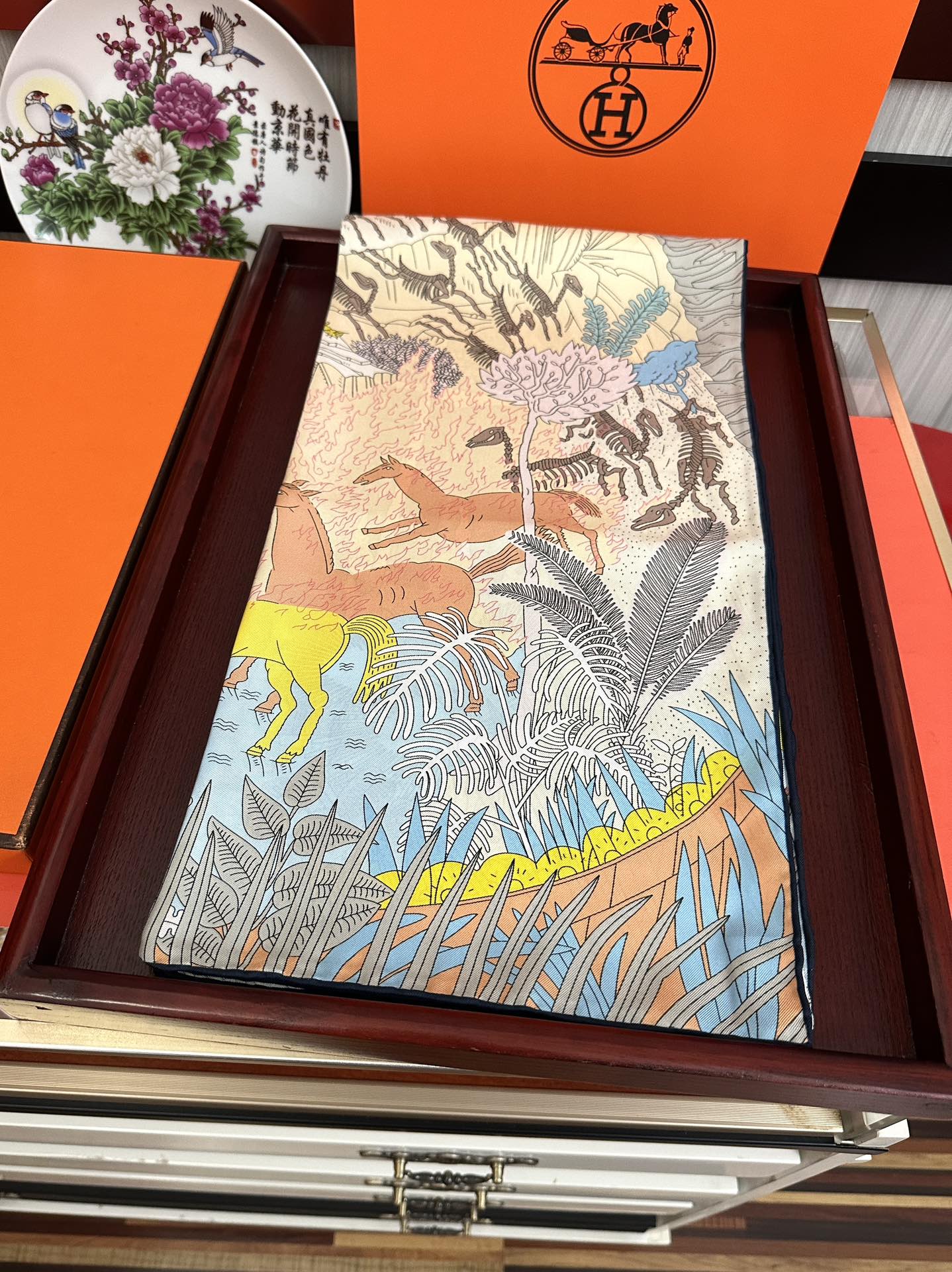 上新2025 🔥HERMES 重磅[庆祝]【大自然动物森林】方巾[嘴唇]精简时髦，品质感很显好[得意]好