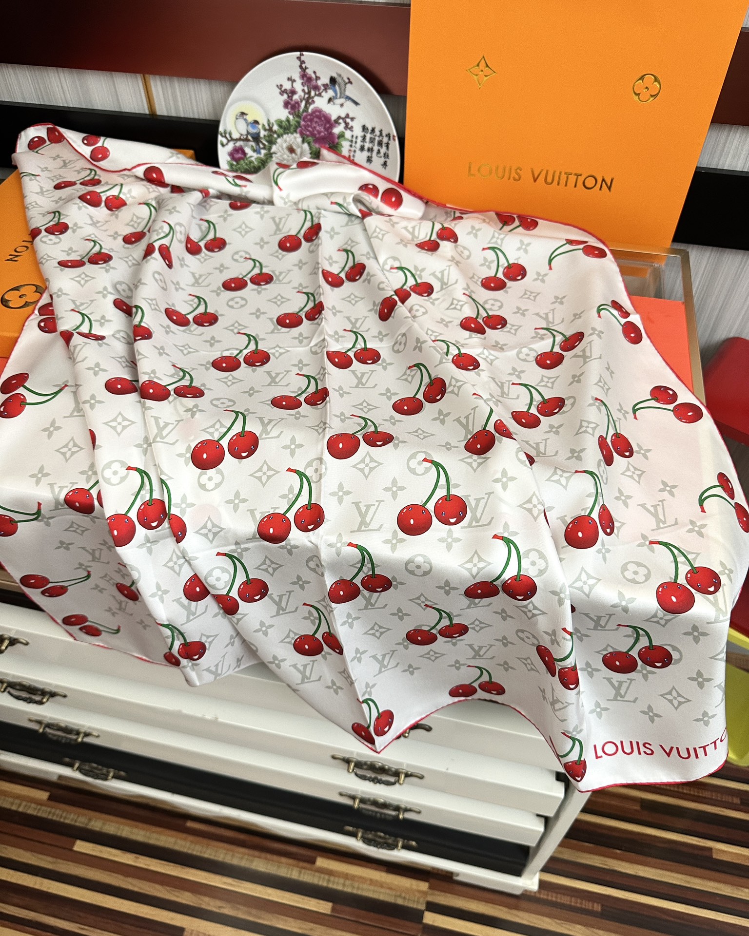 新款🔥高品质太美了[庆祝]LV官网同步【18mm双面同色顶级真丝】[庆祝]“L家”90典藏方巾通过别致的