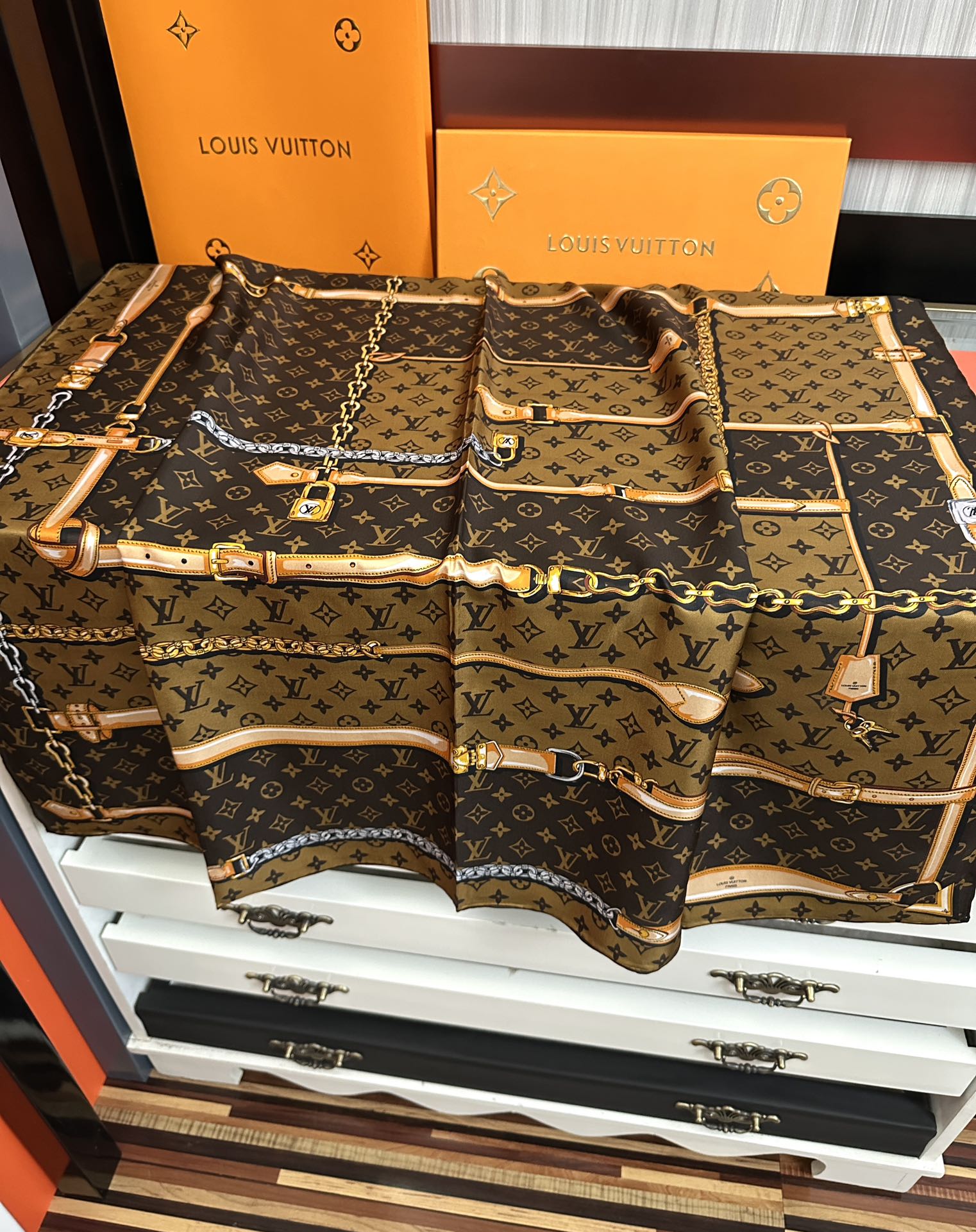 上新，L家 2025年最新款🔥💃💄女神及日常都非常好搭配的款😍平时穿搭也非常好搭配，整个人看起来都会神采