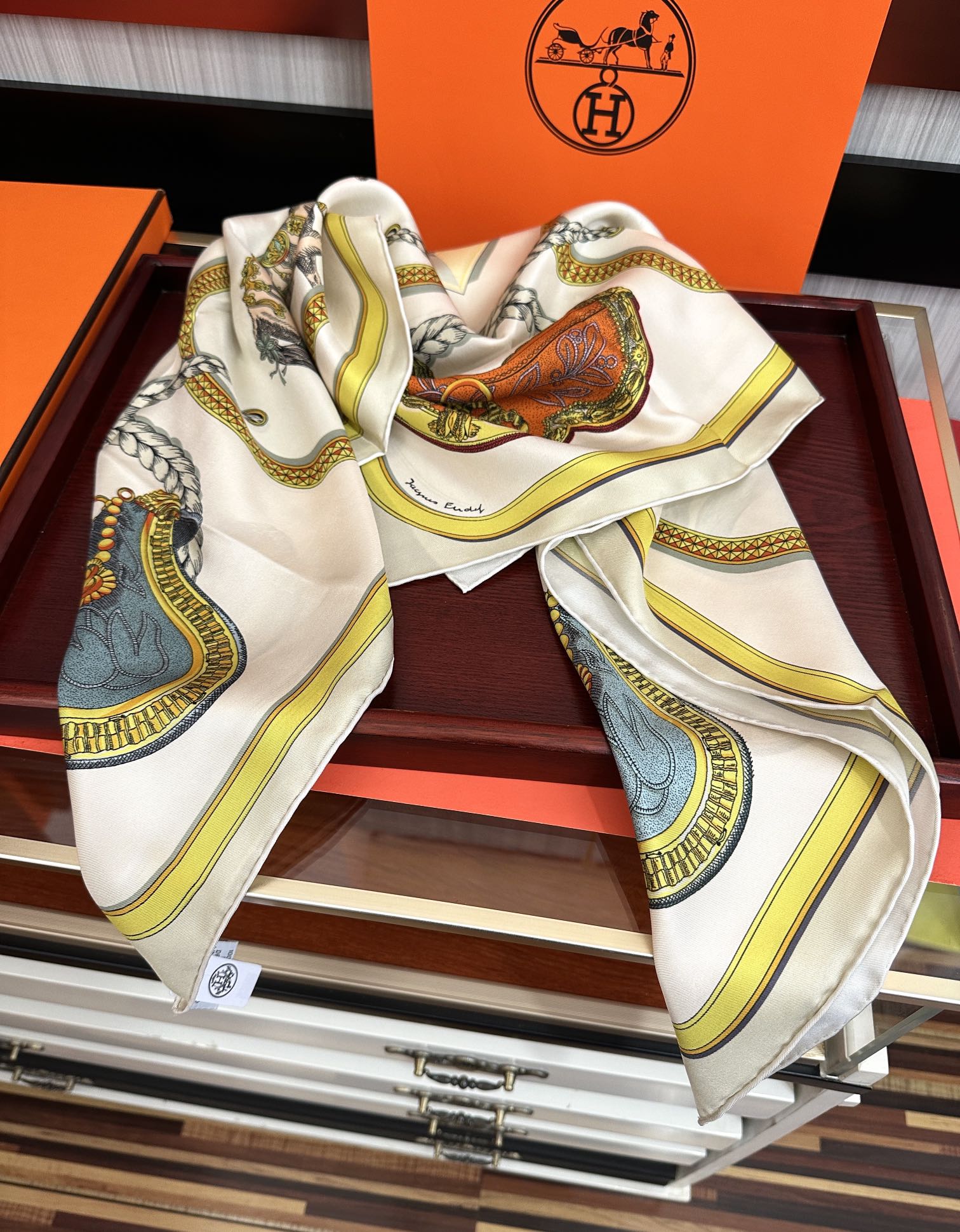 高版本🔥爱马仕 精致款边👍2025新款 高端设计买到都说好👍下手一定要快高端 大爱❤️女人尤物 货极少 