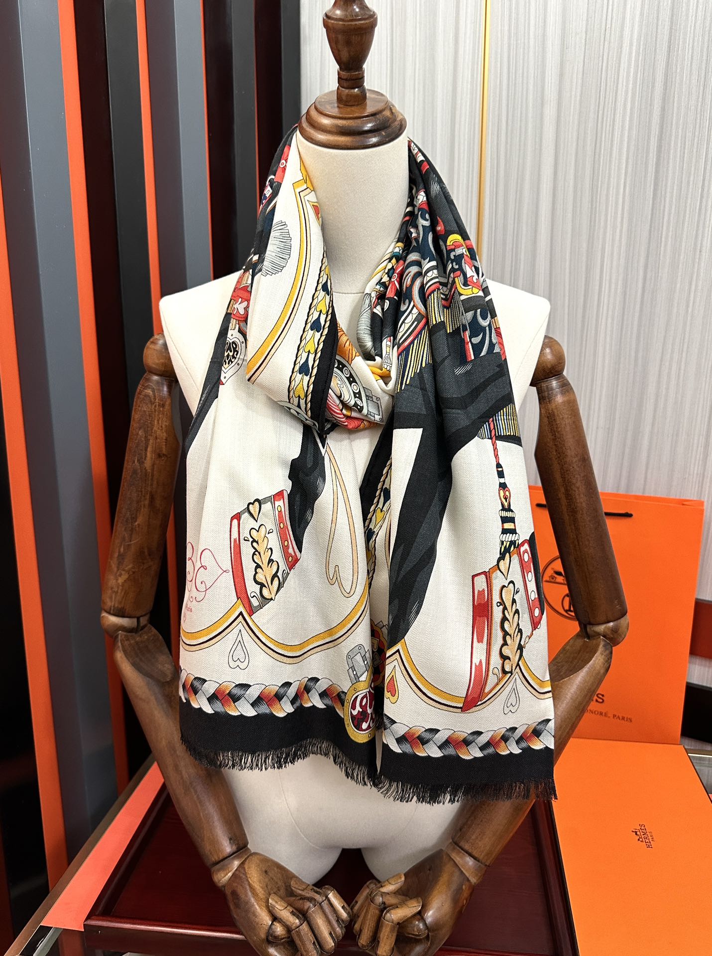 上新 2025 爱马仕🔥【双面同色骏马奔腾】太美了[吃瓜]下手一定要快[嘴唇]四季都可以用[勾引]真心美