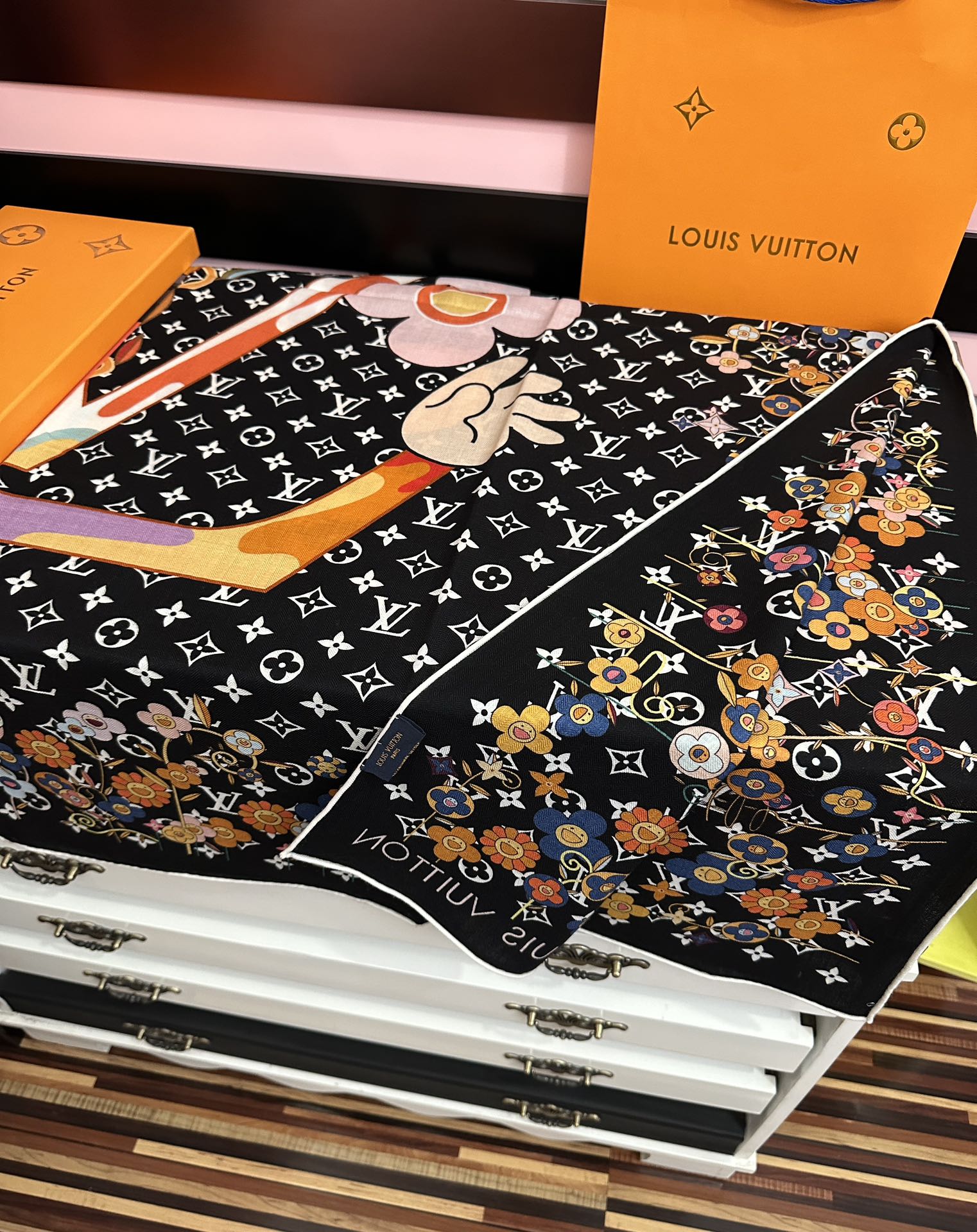 上新❤️LV 2025女士必备款ZG同步【双面同色】经典优雅[礼物]~气质到骨子里[色]新一季的面料超高