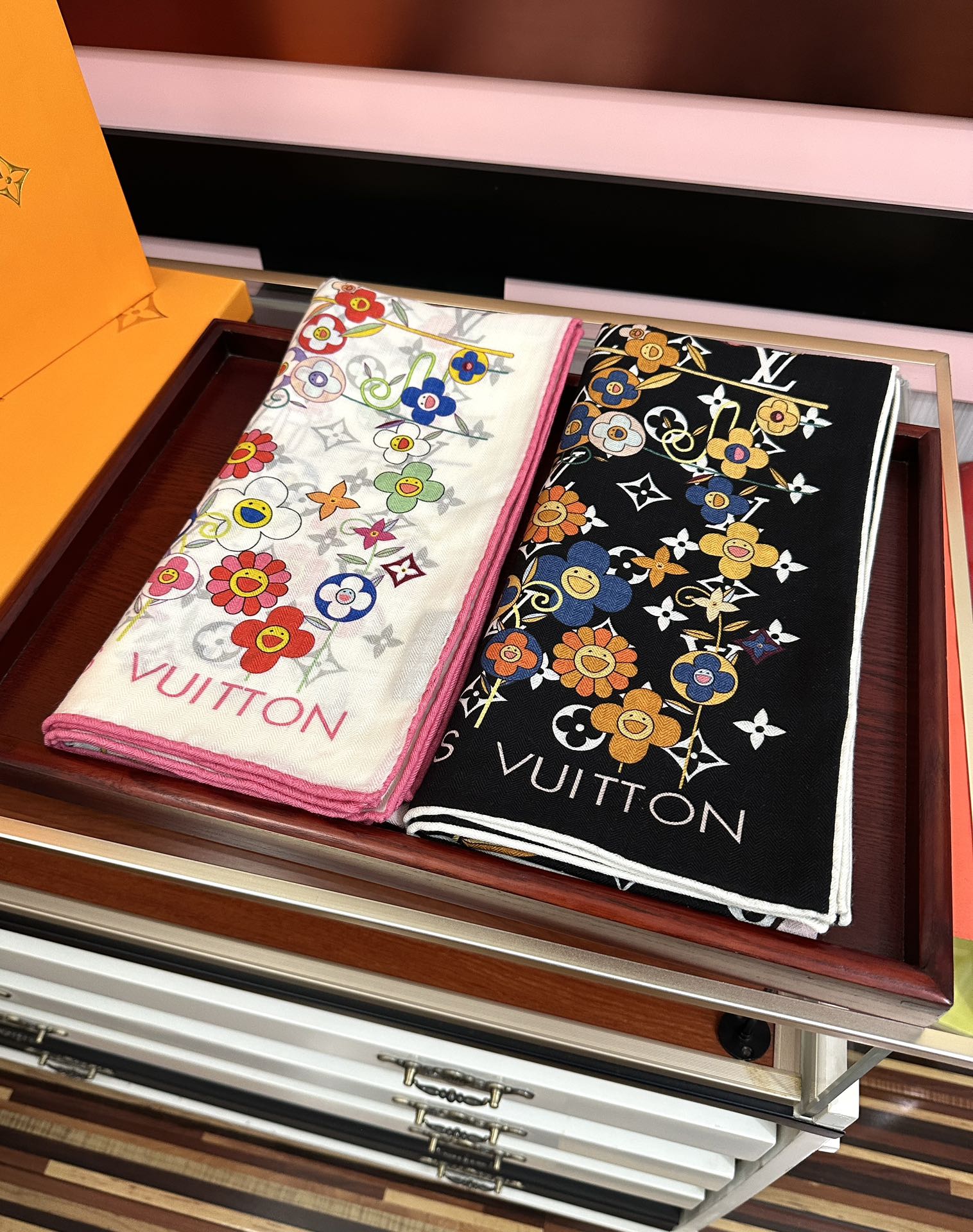 上新❤️LV 2025女士必备款ZG同步【双面同色】经典优雅[礼物]~气质到骨子里[色]新一季的面料超高