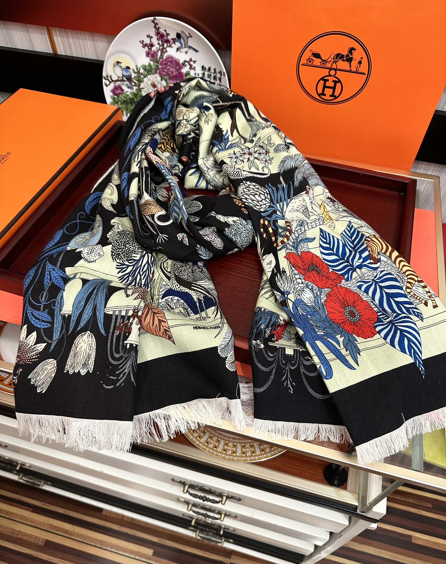 🔥新款 2025爱马士【双面同色印花】[吃瓜]下手一定要快[嘴唇]四季都可以用[勾引]真心美的让人非常非