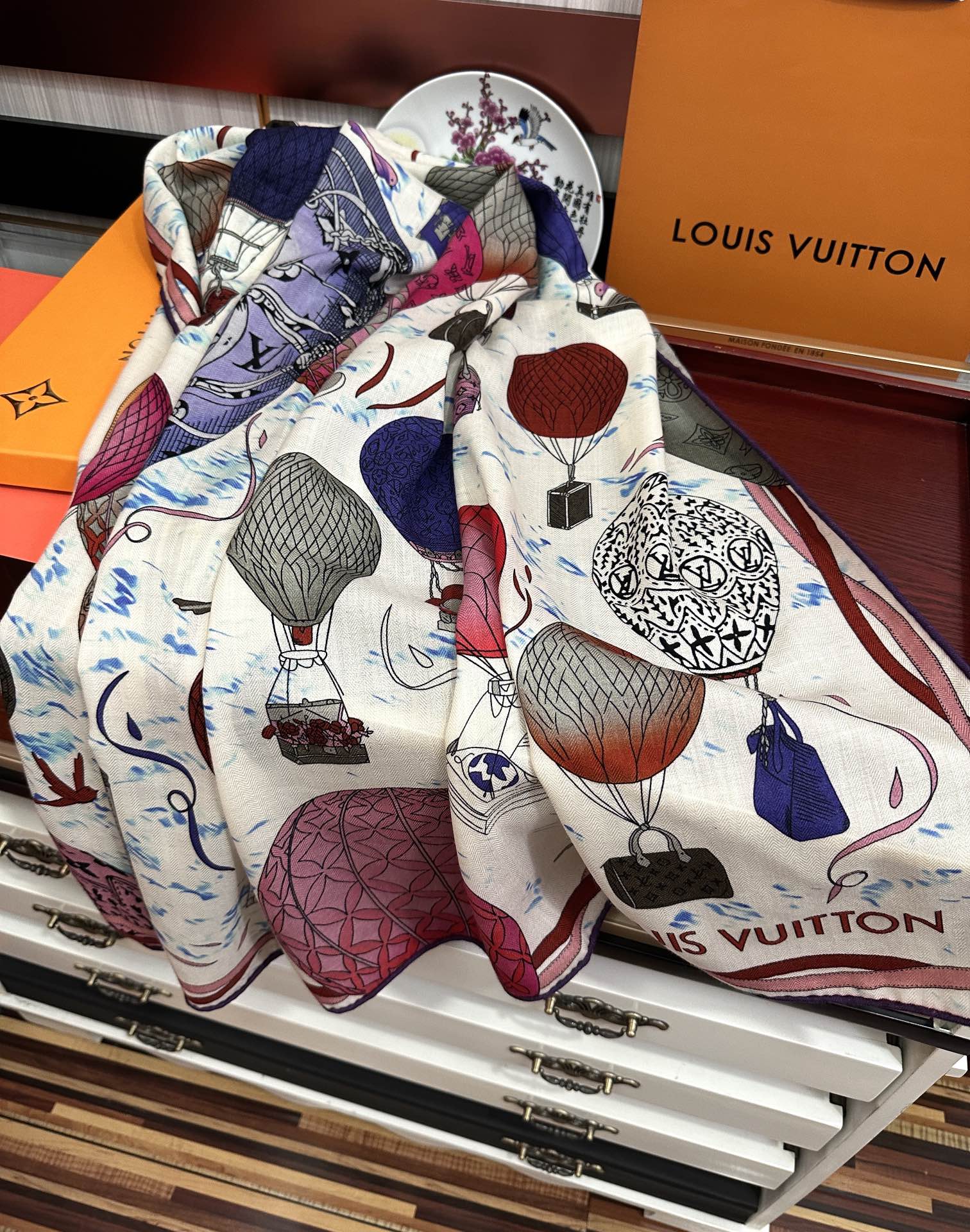 上新❤️LV 2025【双面同色热气球🎈】经典优雅[礼物]~气质到骨子里[色]新一季的面料超高级，真心超