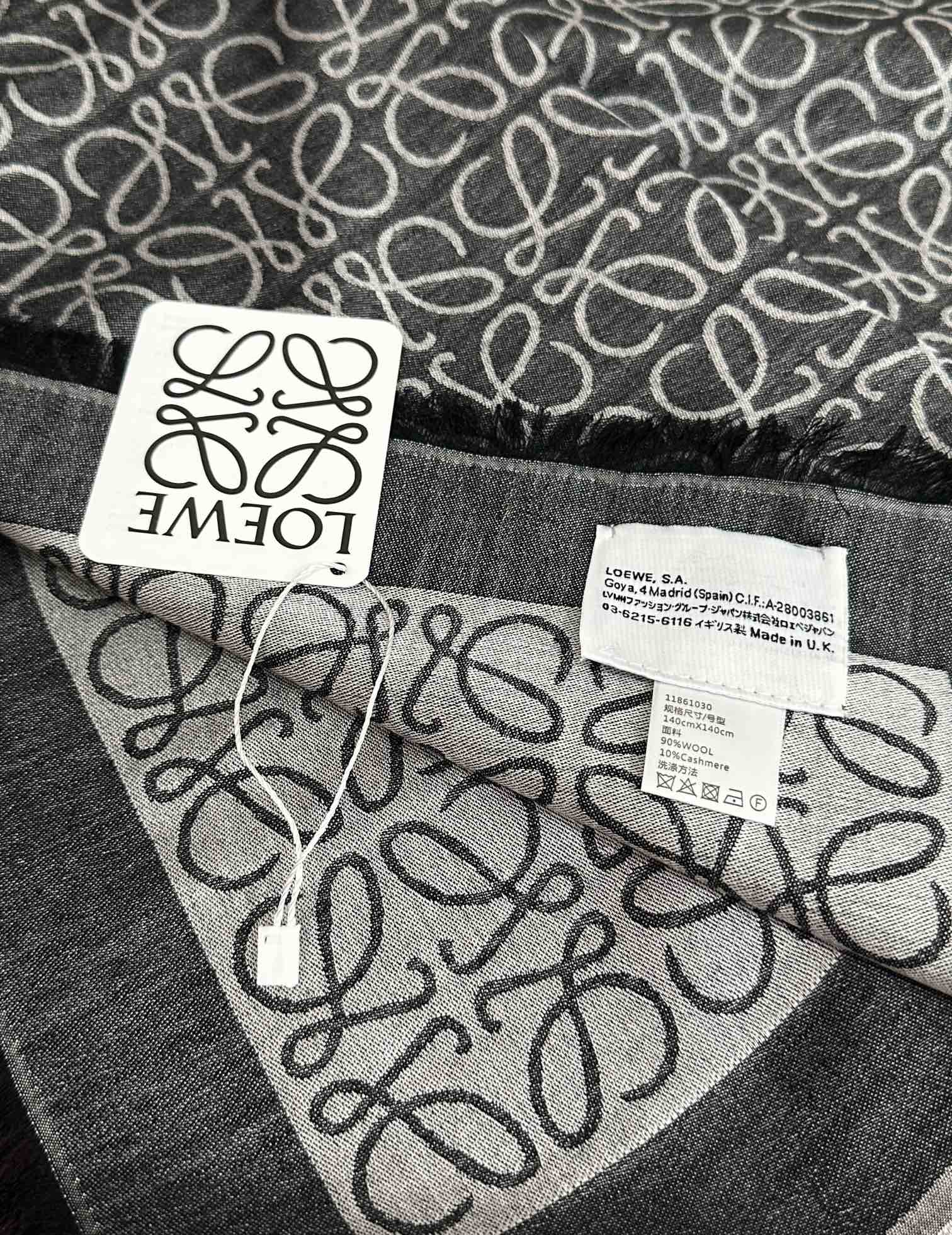 上新🔥罗意威【经典logo标志方巾】[太阳]很幸运拿到這个东西[爱心]真的不多见[强]很少在国內做订单[