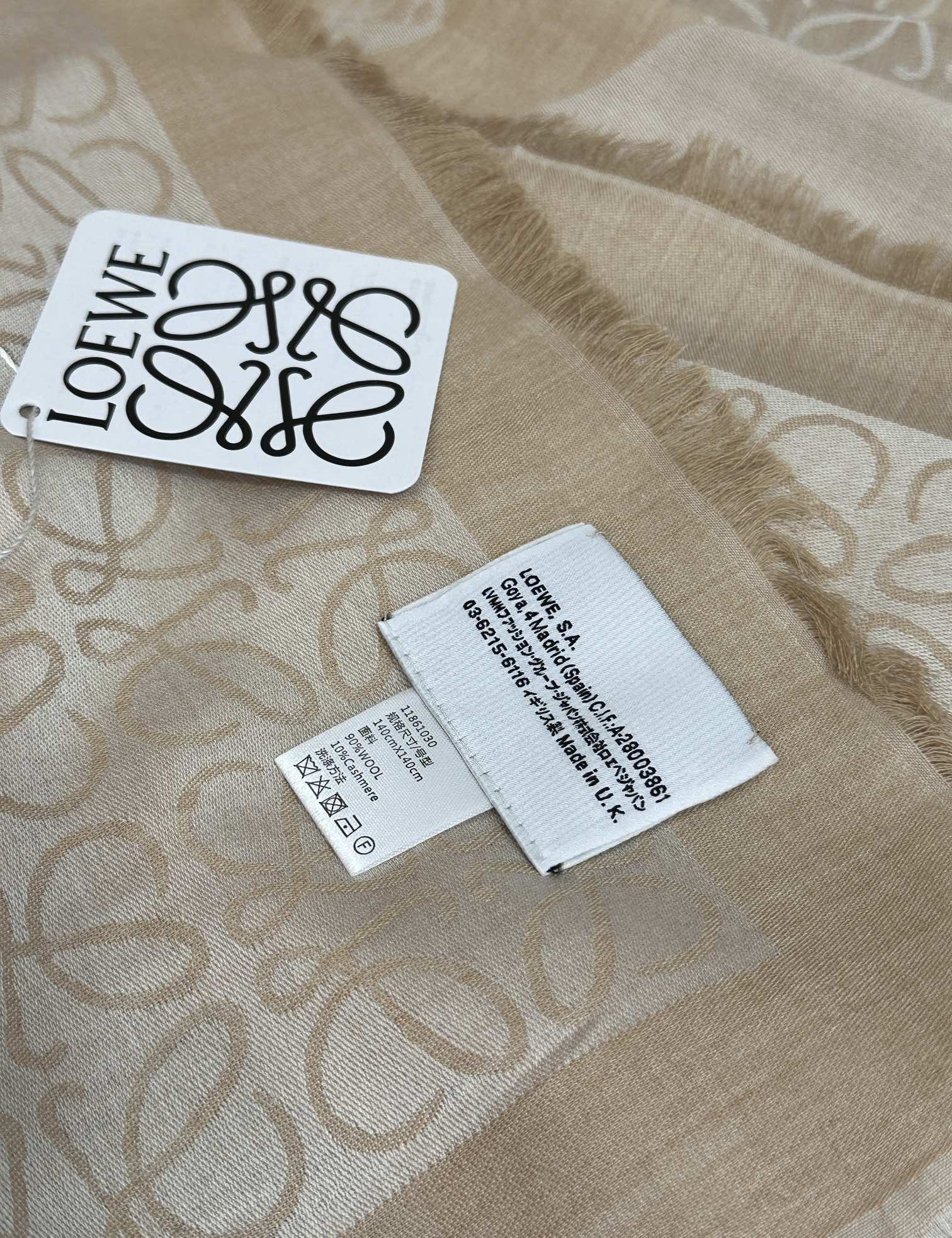 上新🔥罗意威【经典logo标志方巾】[太阳]很幸运拿到這个东西[爱心]真的不多见[强]很少在国內做订单[