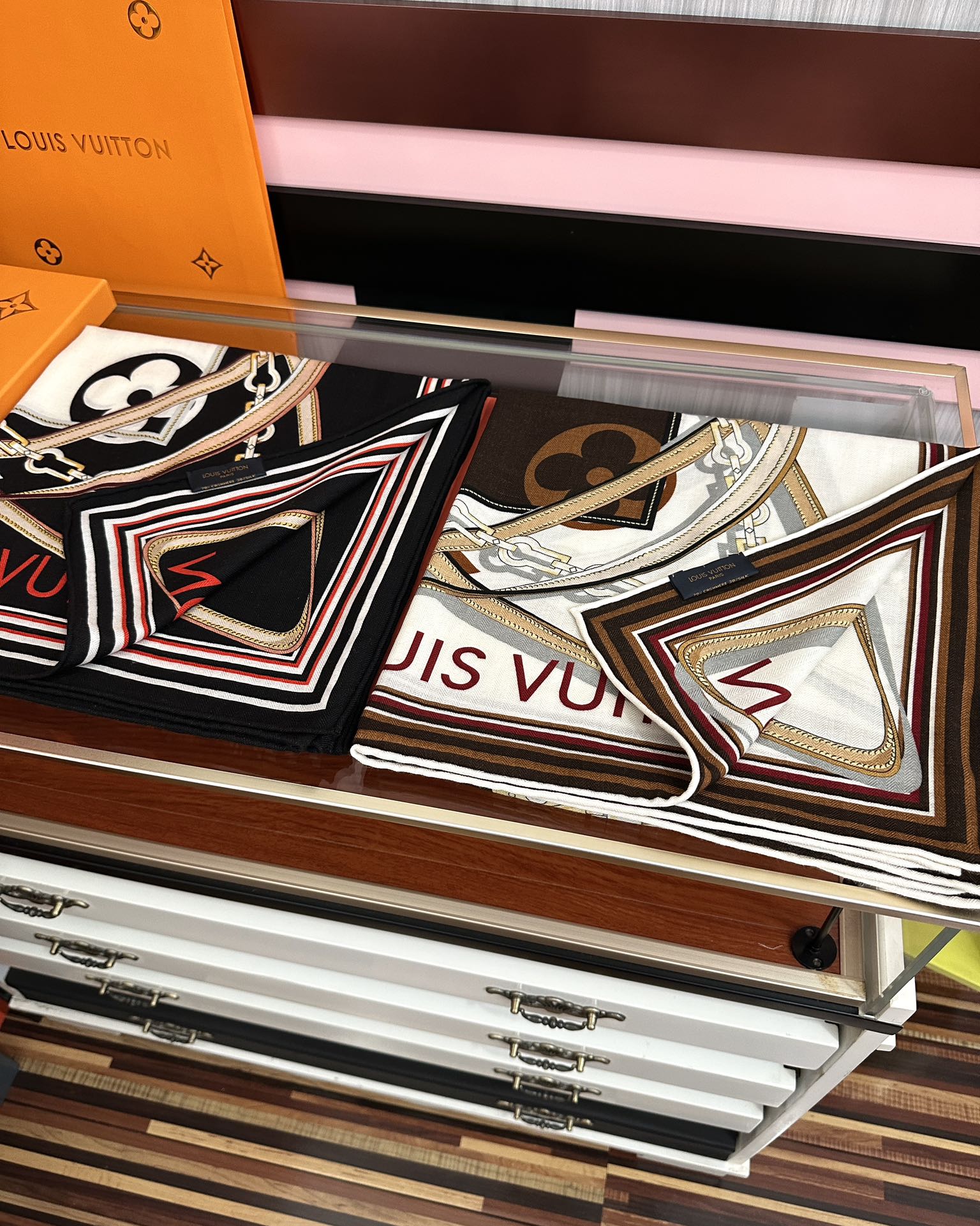 新款❤️LV 2025经典 【双面同色】经典优雅[礼物]~气质到骨子里[色]新一季的面料超高级，真心超级