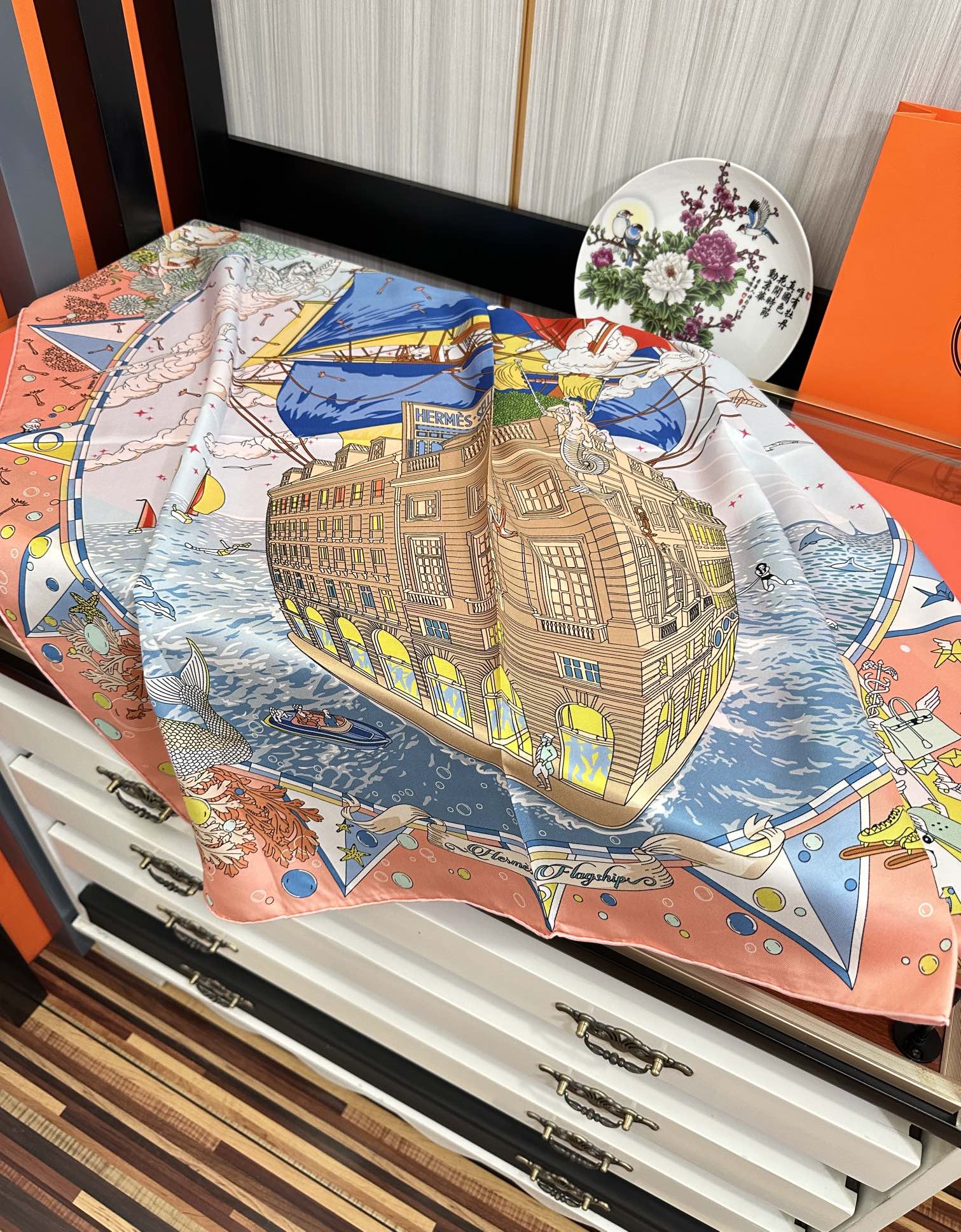 上新2025 🔥HERMES 重磅[庆祝]【爱马仕旗舰】方巾[嘴唇]精简时髦，品质感很显好[得意]好搭到