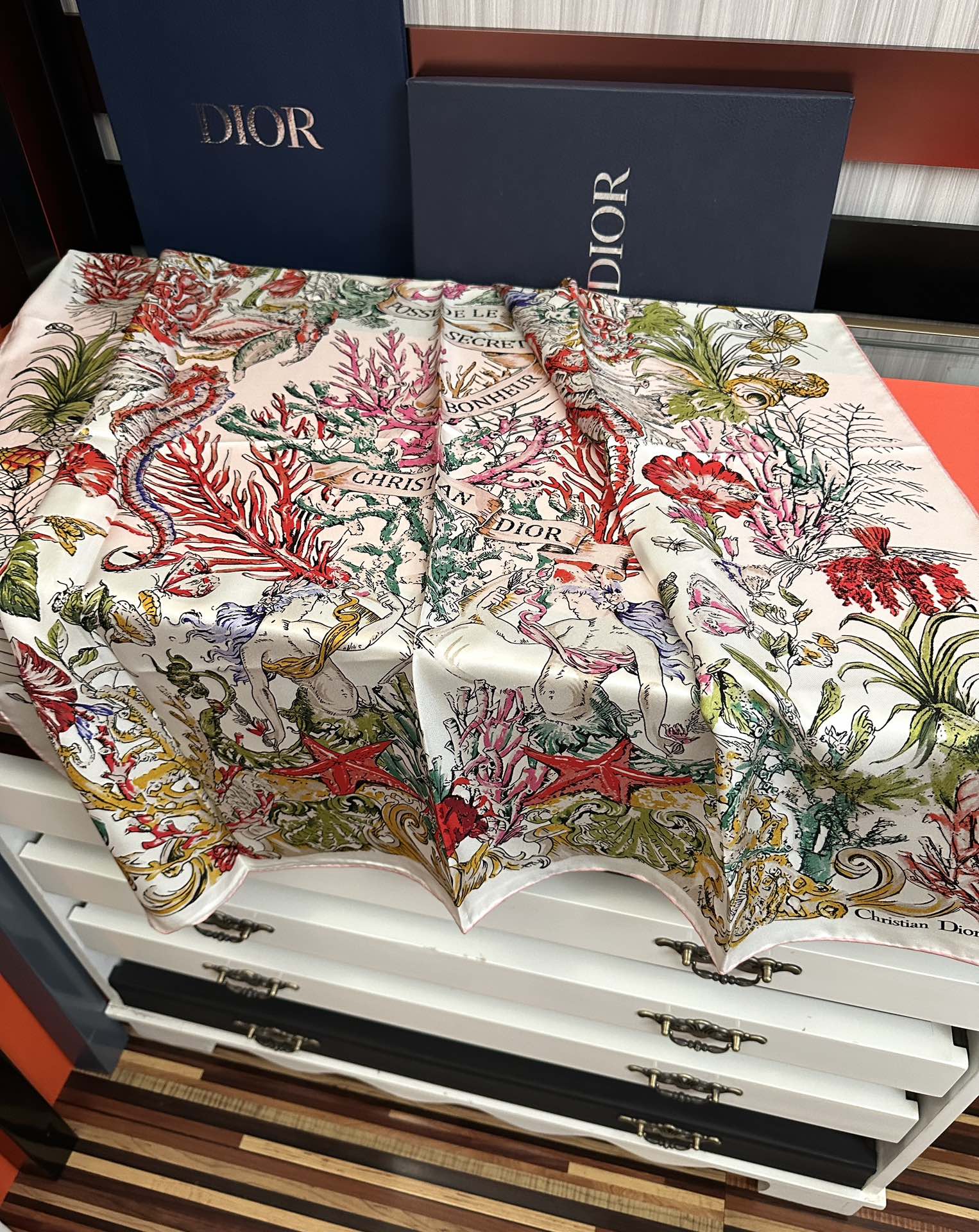 🔥高版本 迪奥2025新款官网同步 【花卉系列】太美了[玫瑰]买到都说好👍下手一定要快高端 大爱❤️女人