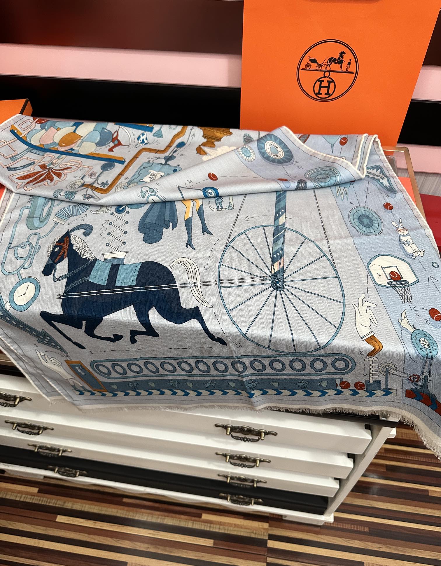 新款 爱马仕🔥【双面同色骏马】太美了[吃瓜][嘴唇]四季都可以用[勾引]真心美的让人非常非上身效果简直美