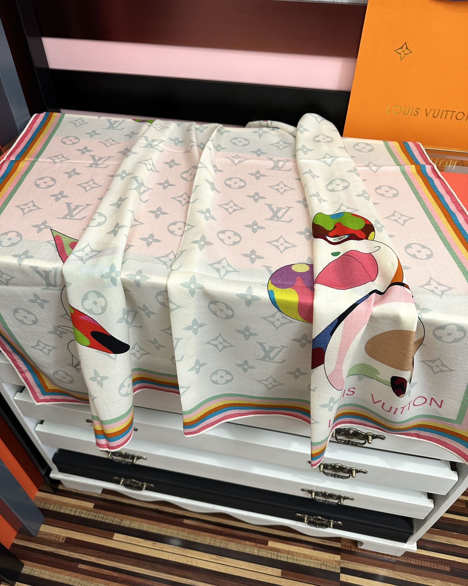 新款❤️LV 太美了ZG同步 【双面同色】今年最流行的花型 经典优雅[礼物]~气质到骨子里[色]新一季的